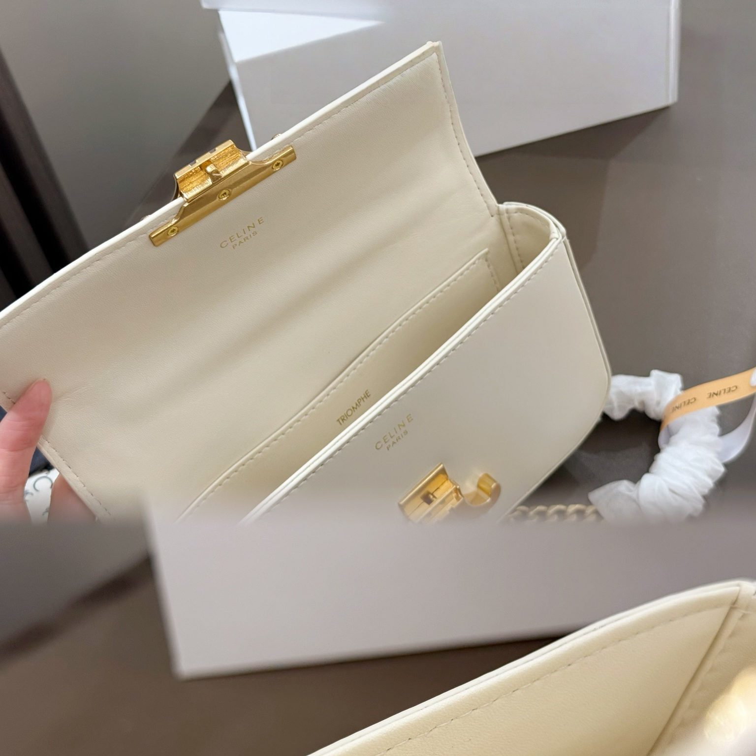 CHAIN SHOULDER BAG