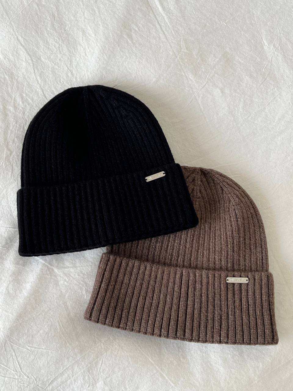 Loro Piana Solid Ribbed Cashmere Cuffed Beanie Hats