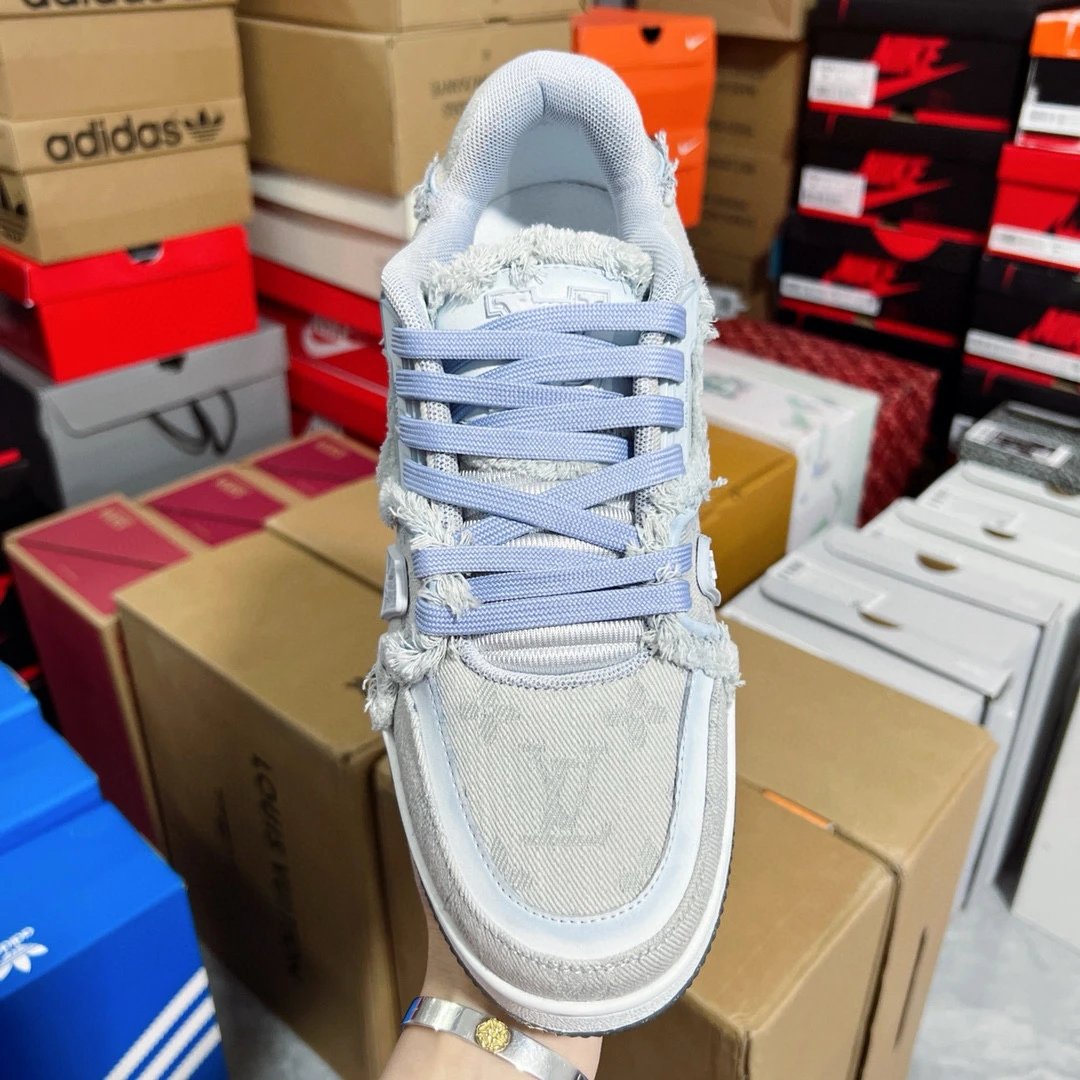 1:1 LV Trainer Denim Material Sneaker Grey