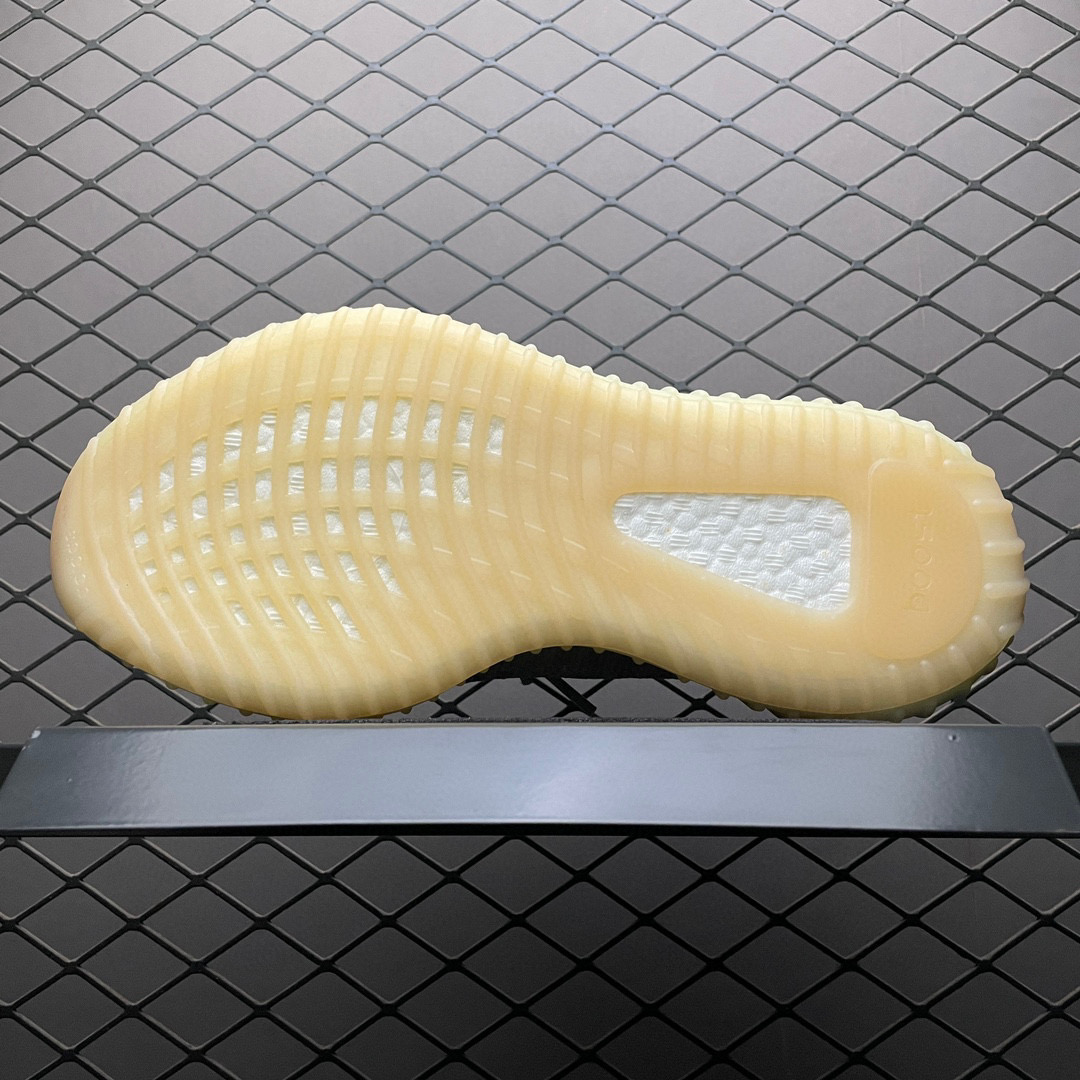 Yeezy 350 V2 Boost gypsophila light Yellow