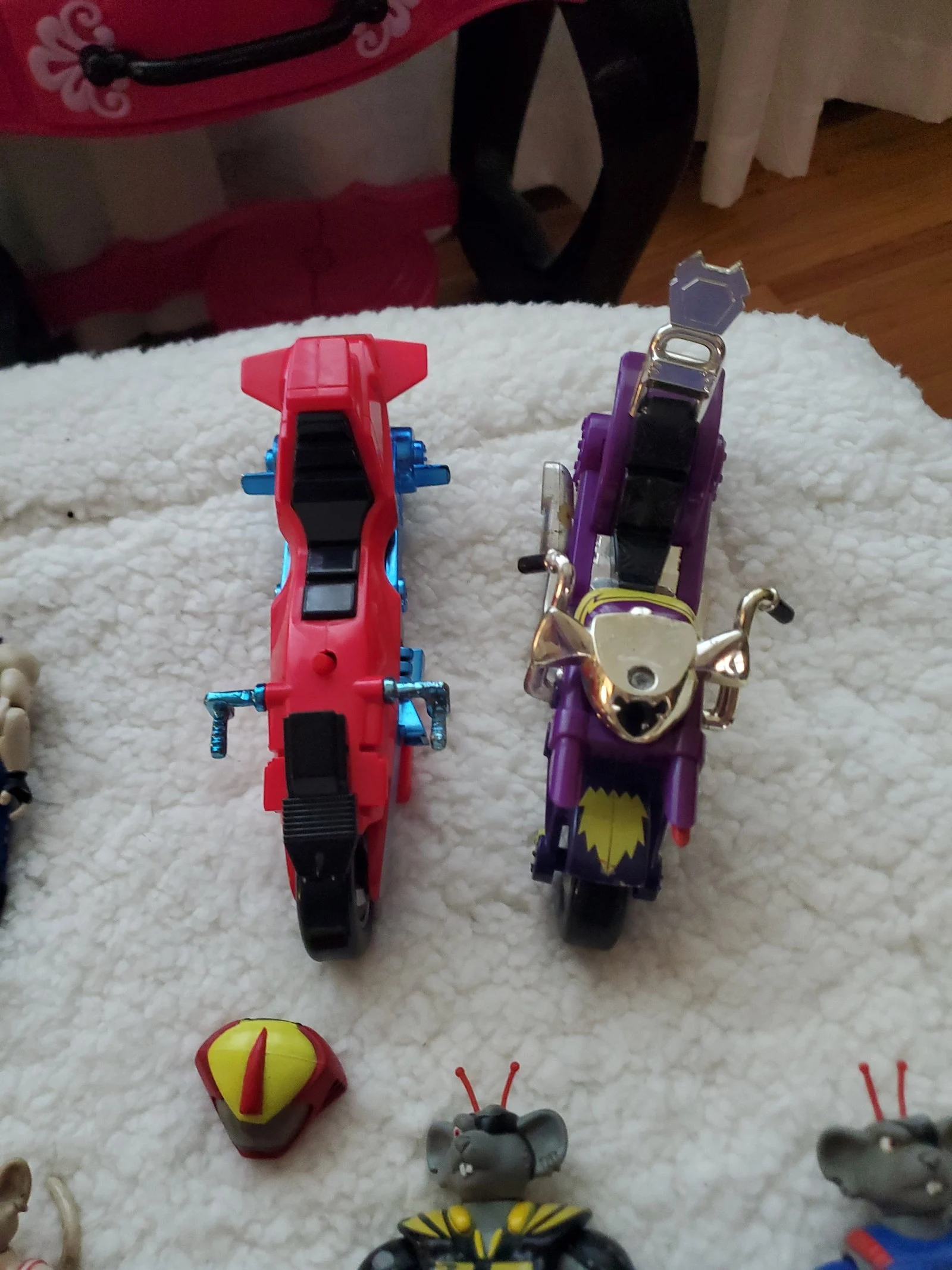 VINTAGE LOT OF BIKER MICE WITH SOME RARE R4ZC4