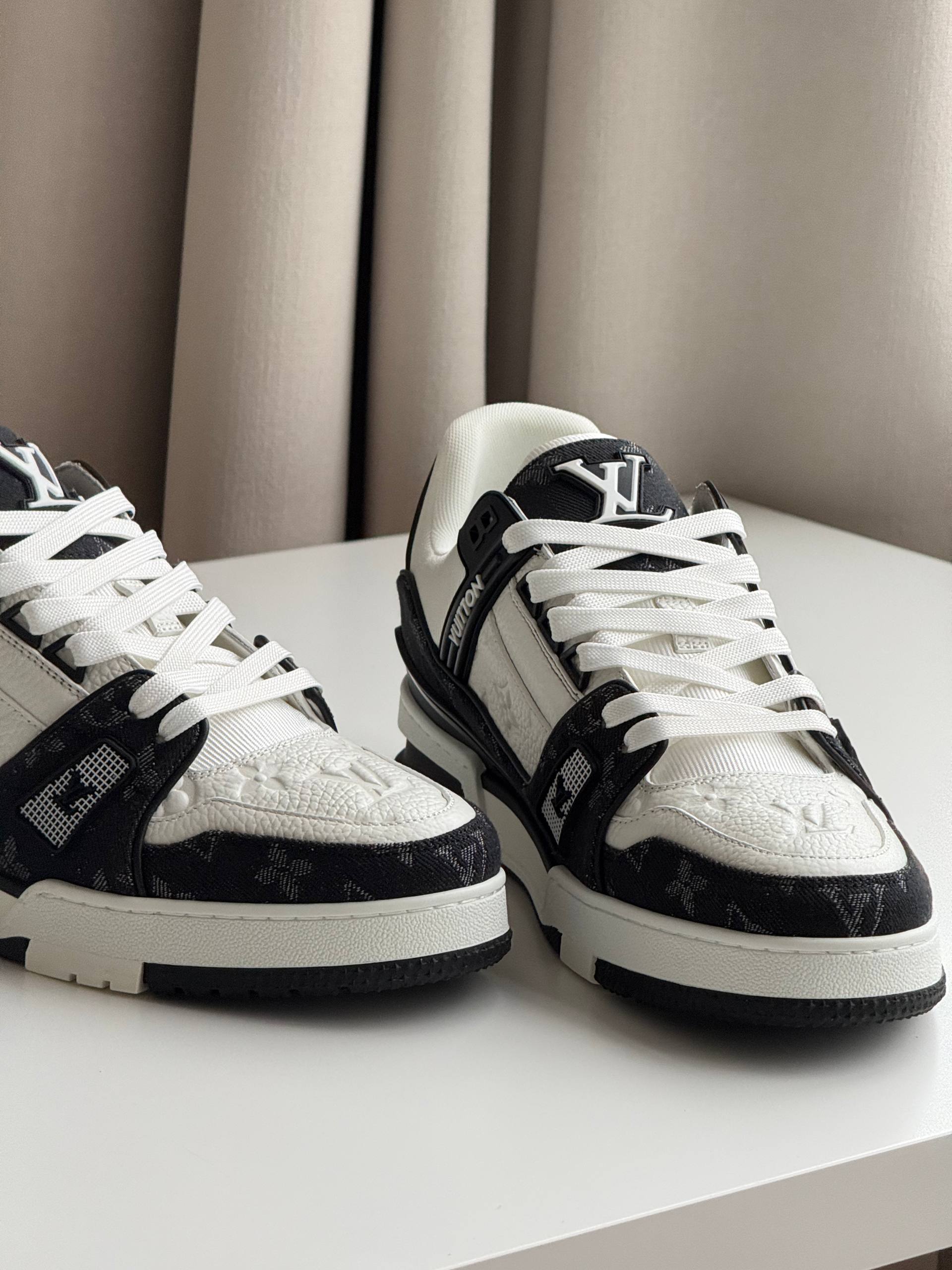 LV Trainer Low-Top Sneakers