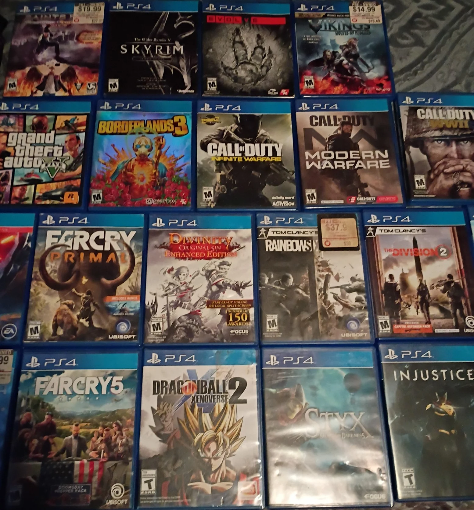 NOT 600$! Lots of PlayStation 4 games ..pick GS7Y7