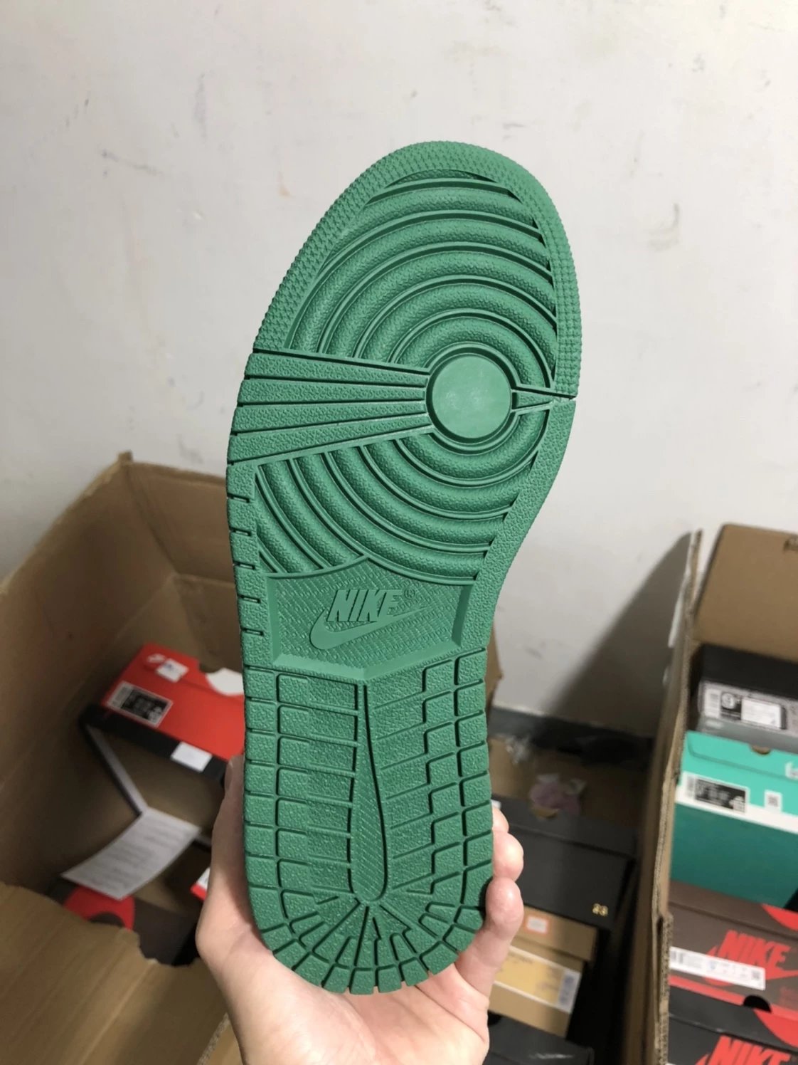 Air Jordan 1 Retro High Pine Green