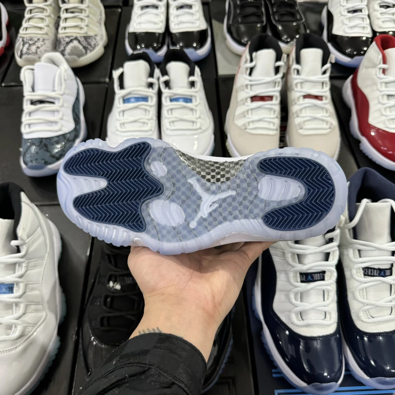 Air Jordan 11 Retro Low Snake Blue