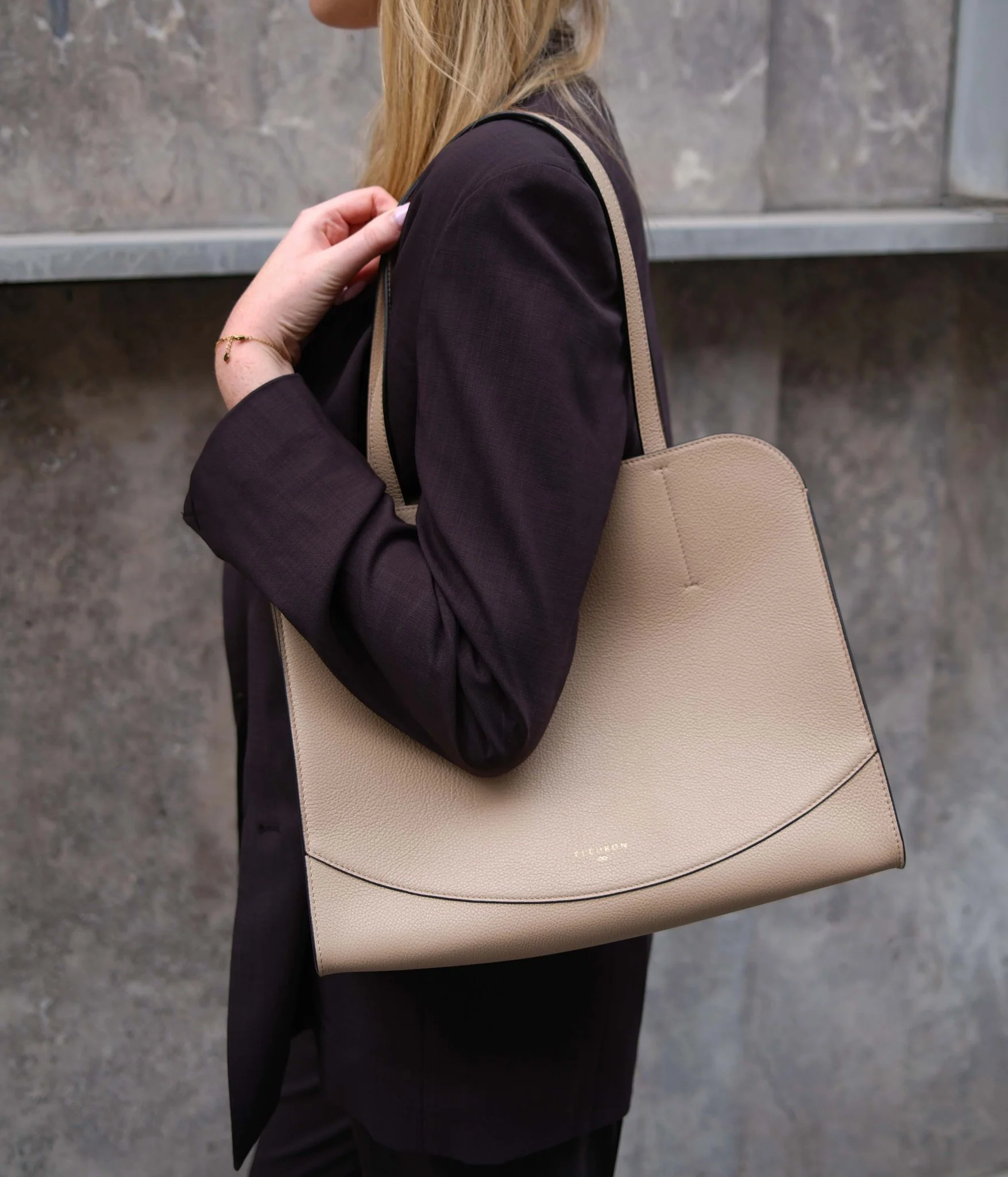 Medium Oak | Sable