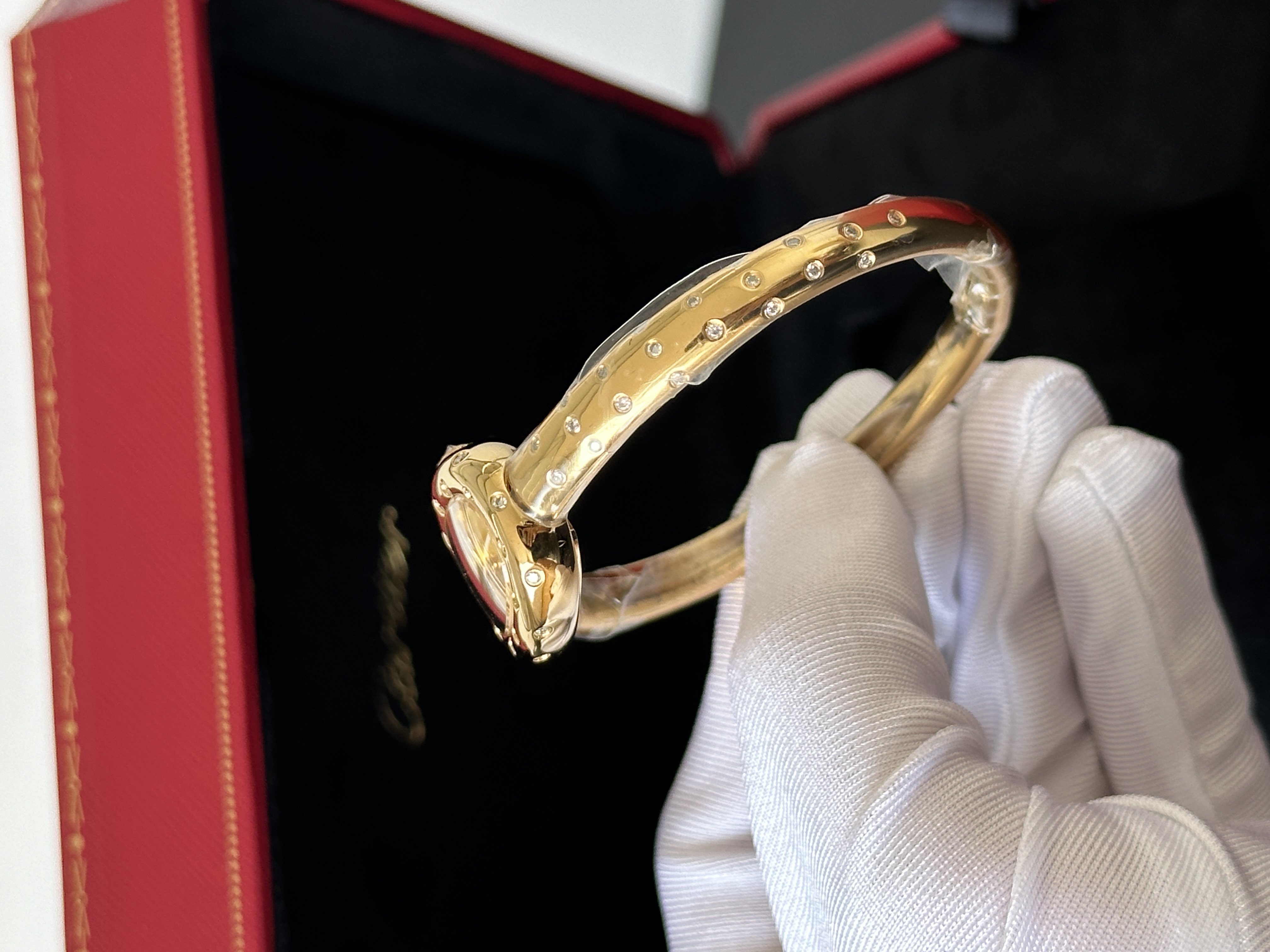 Cartier Baignoire Oval Yellow Gold Diamond Bangle Watch