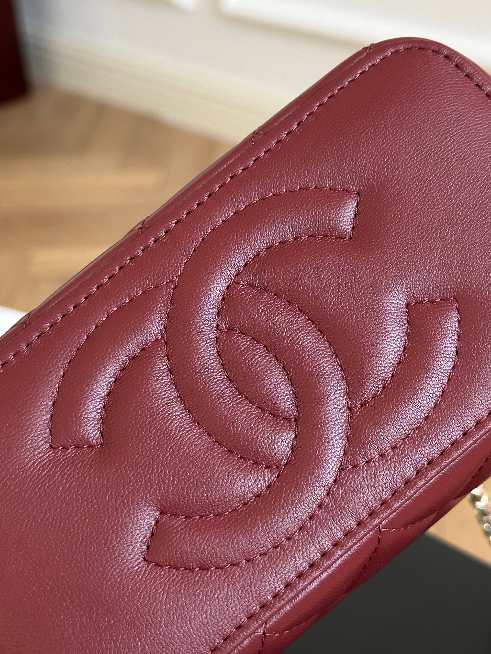 CHANEL Burgundy Lambskin Quilted Vanity Case Chain Crossbody Bag