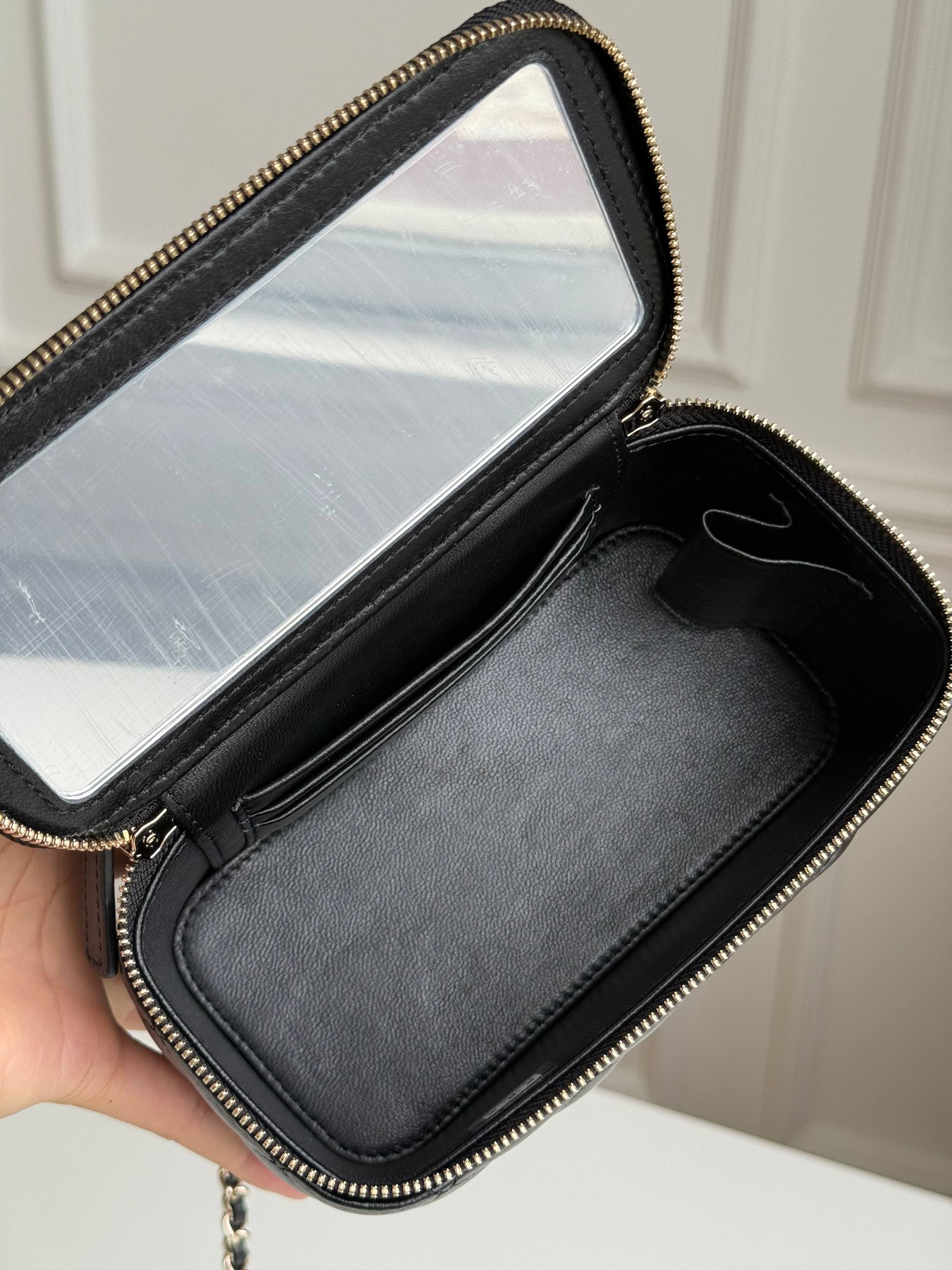 CHANEL Vanity