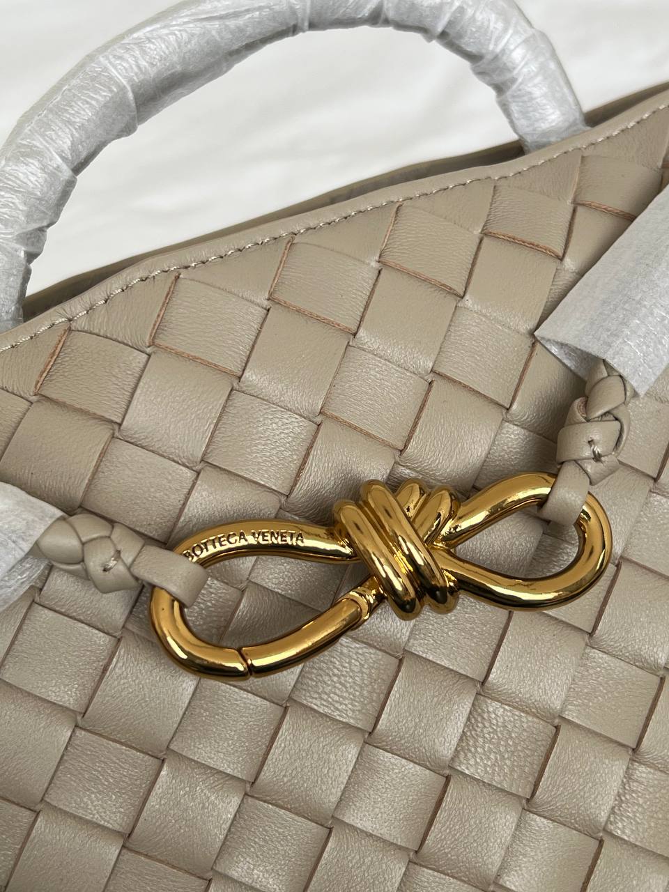Bottega Veneta Oatmeal Intrecciato Woven Leather Drawstring Bucket Bag