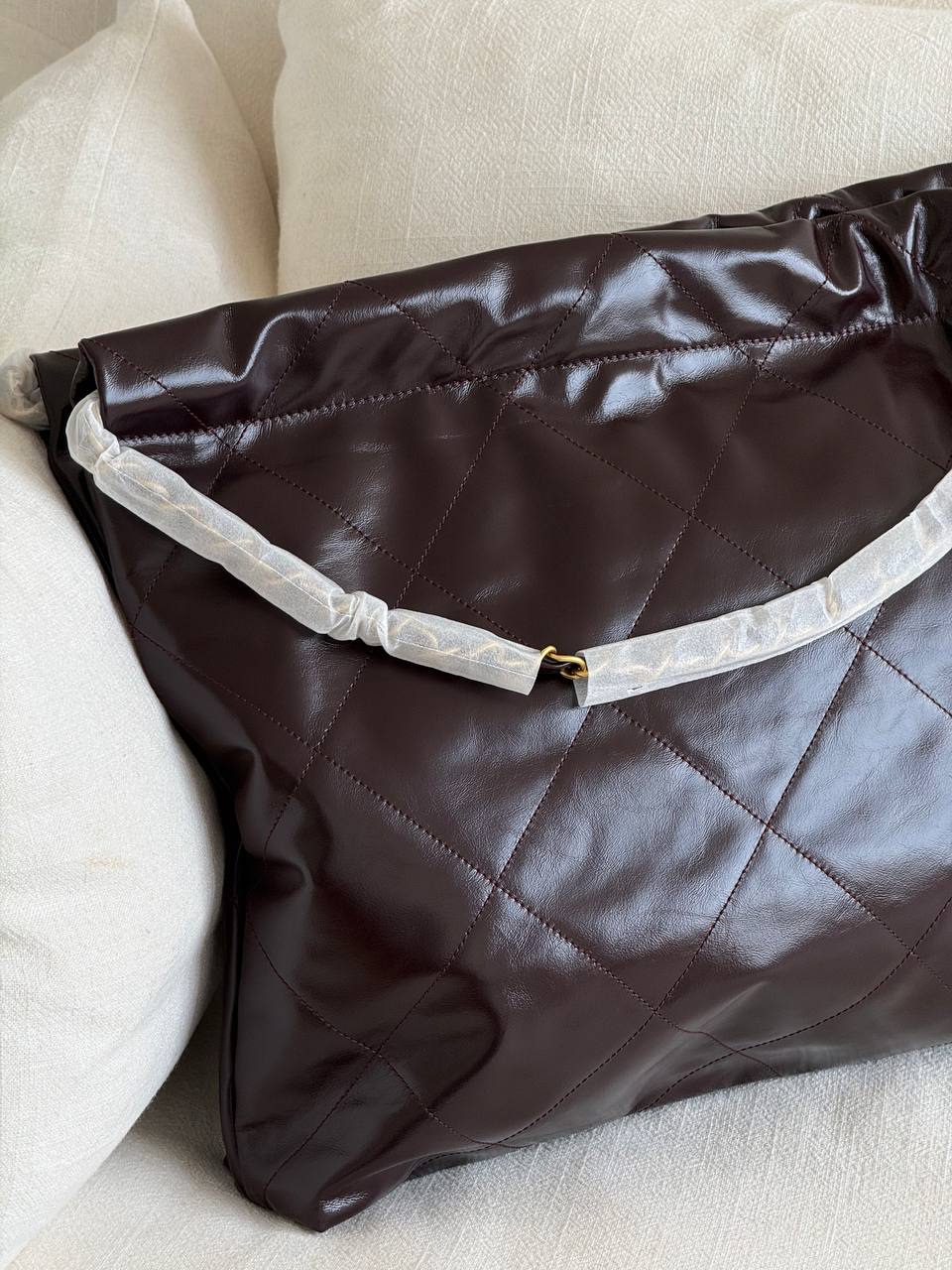 CHANEL 22 Large Tote Bag in Dark Brown Shiny Calfskin