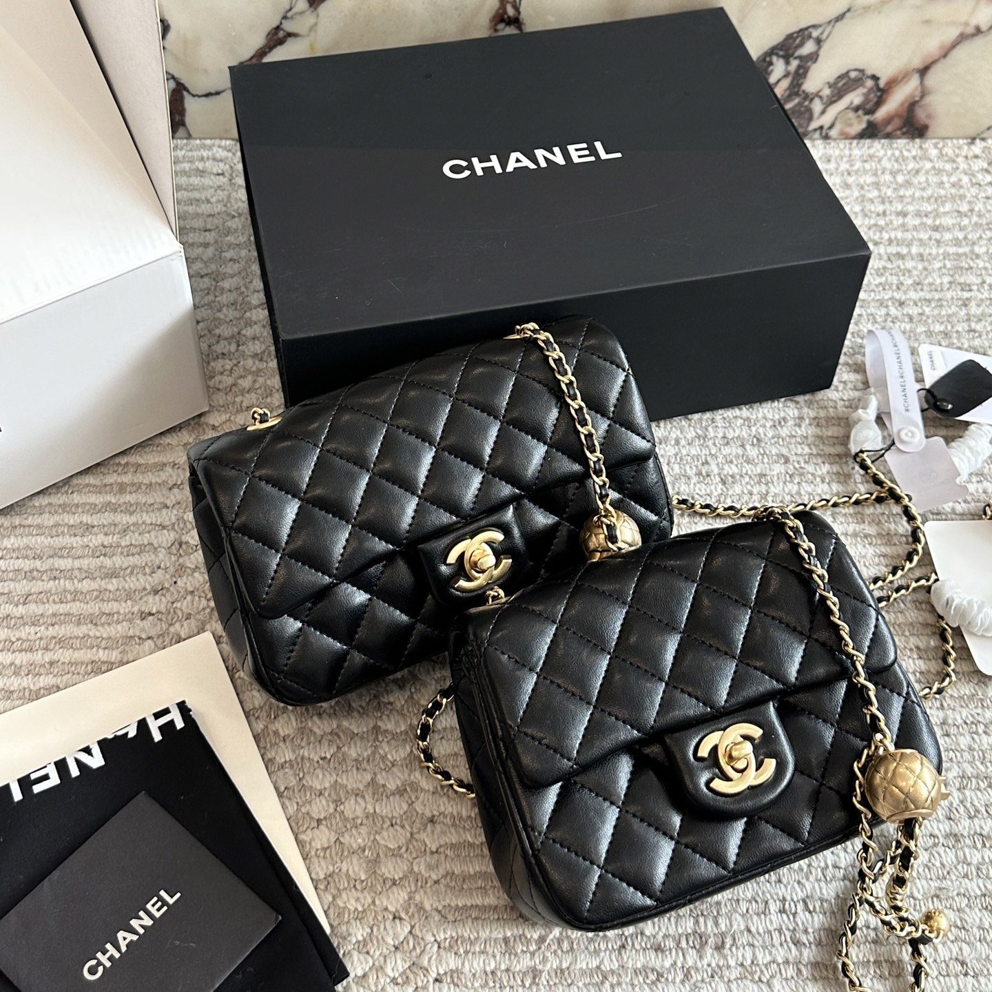 CLASSIC HANDBAG BLACK SMALL 20CM