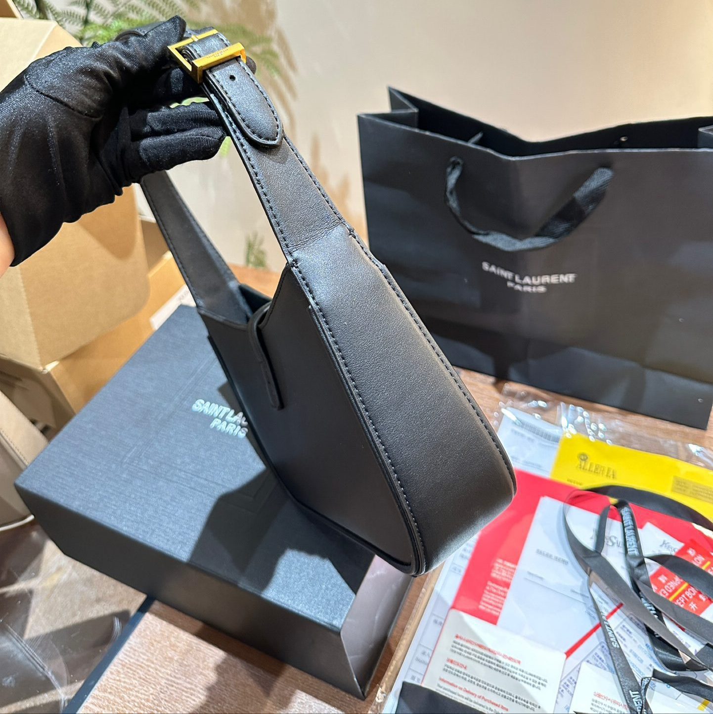 LE 5 A 7 IN SMOOTH LEATHER
