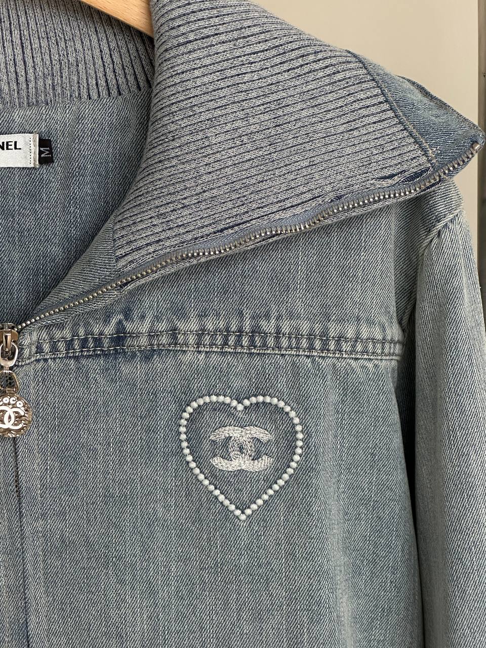 CHANEL Heart Pearl Interlocking CC Embroidery Collared Washed Denim Jacket