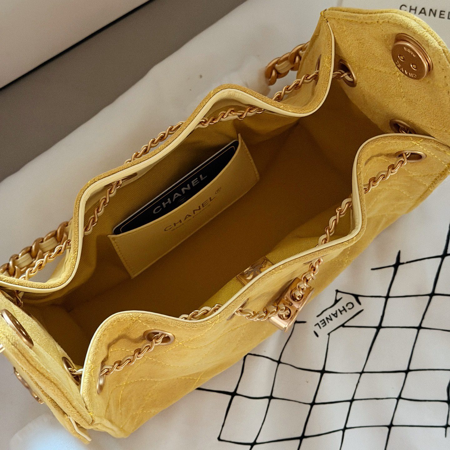 CHANEL 25 LIGHT YELLOW 22CM*15CM
