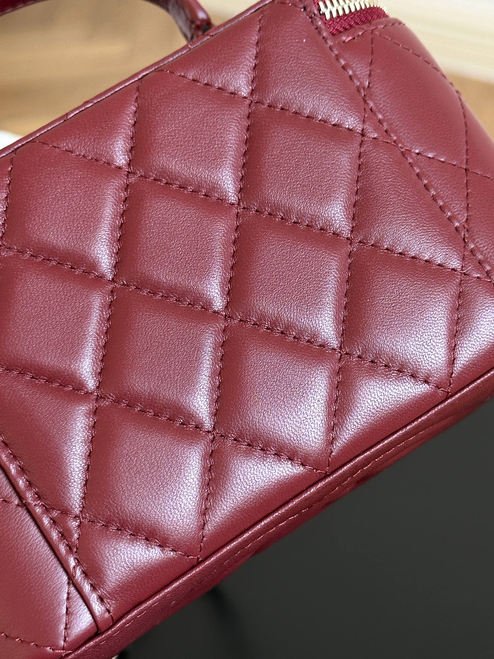 CHANEL Burgundy Lambskin Quilted Vanity Case Chain Crossbody Bag
