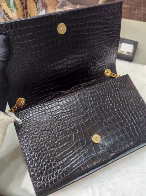 KATE SMALL TASSEL IN CROCODILE-EMBOSSED LEATHER A2200