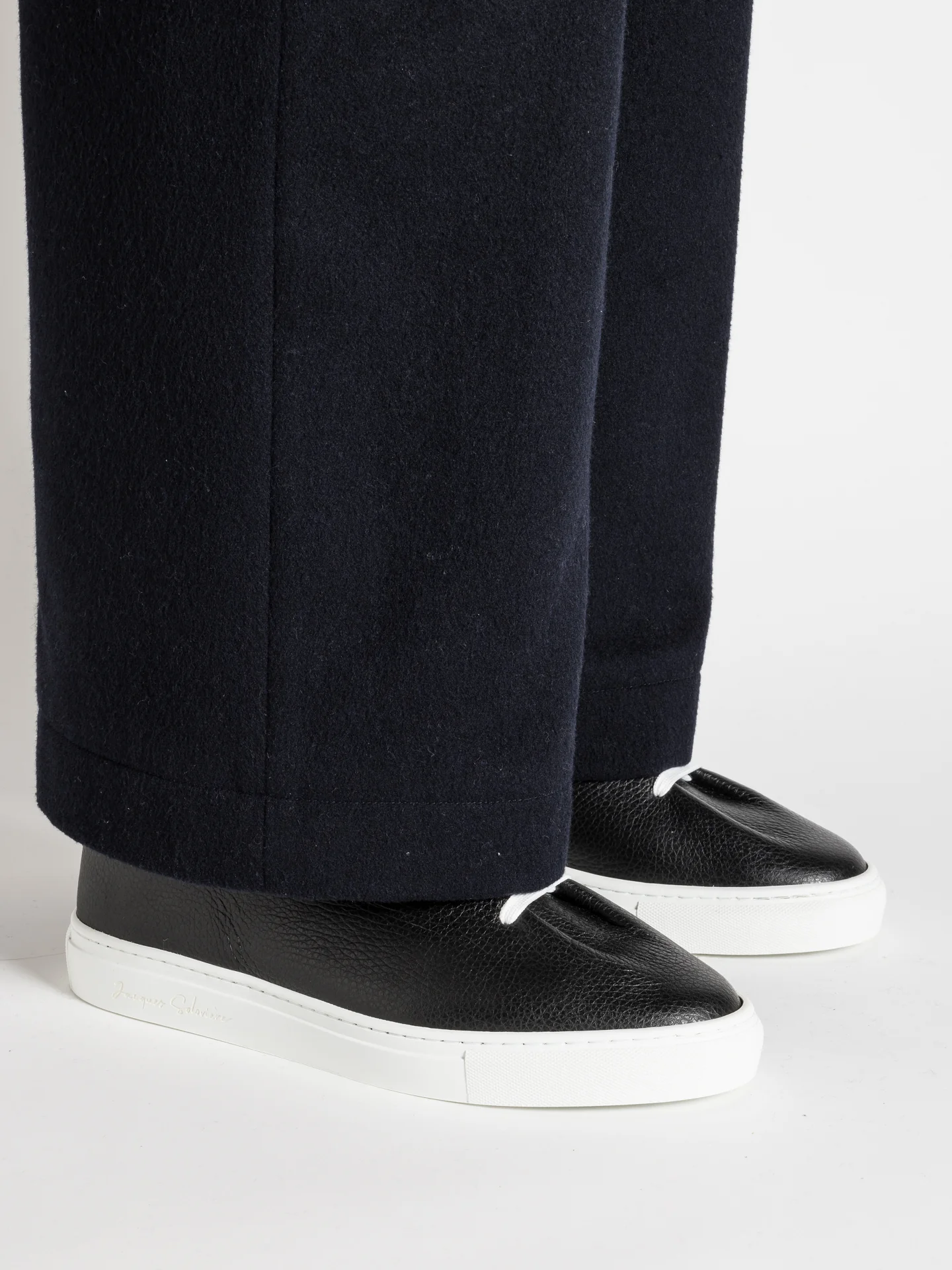 HERVE GRAINED BLACK