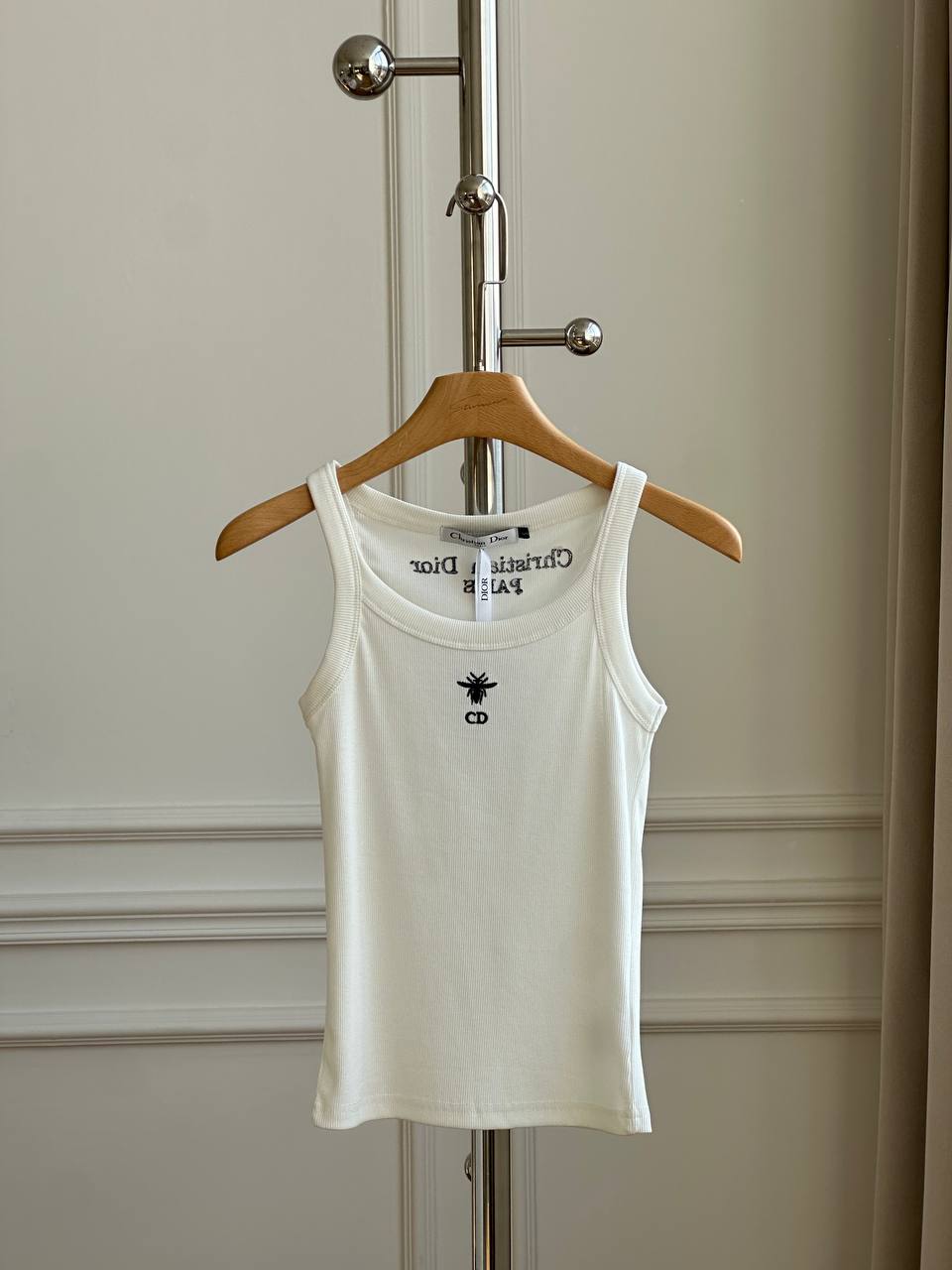 Christian Dior Ribbed Tank Top with Bee & CD Logo Embroidery 2. 尺寸