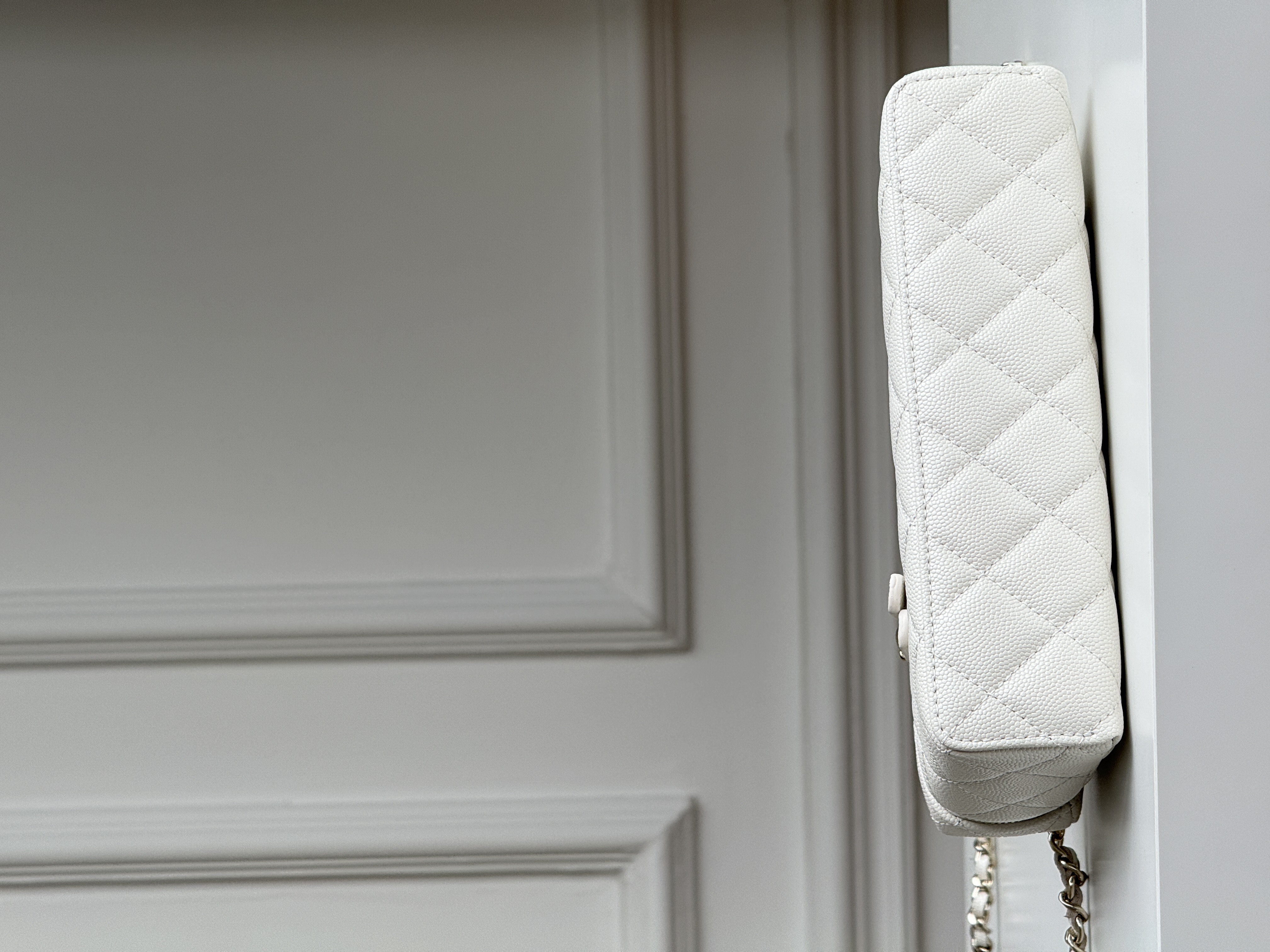 CHANEL 25C/25P Long Vanity Case with Chain