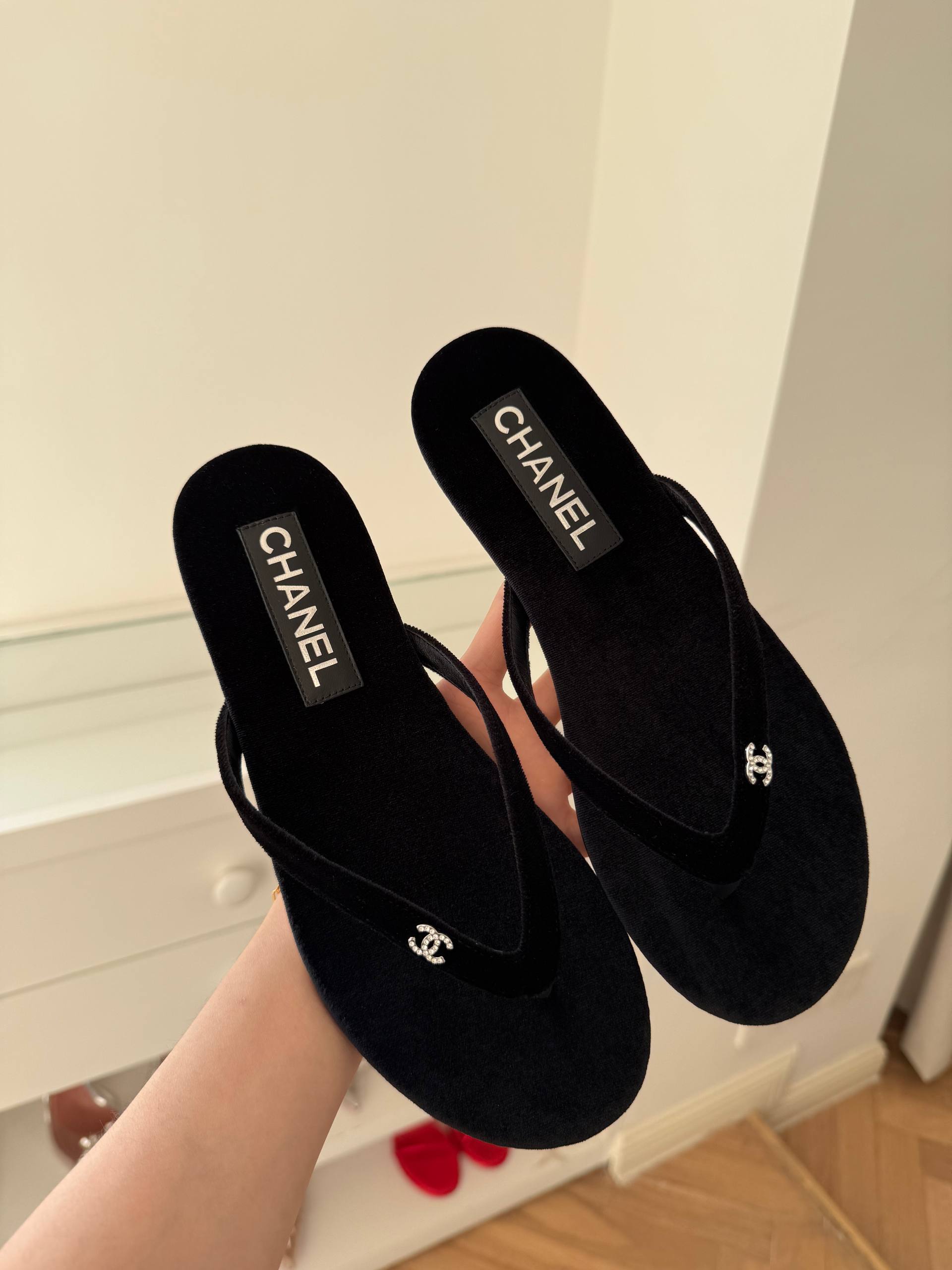 CHANEL 24S Velvet Rhinestone Double C Flip-flops