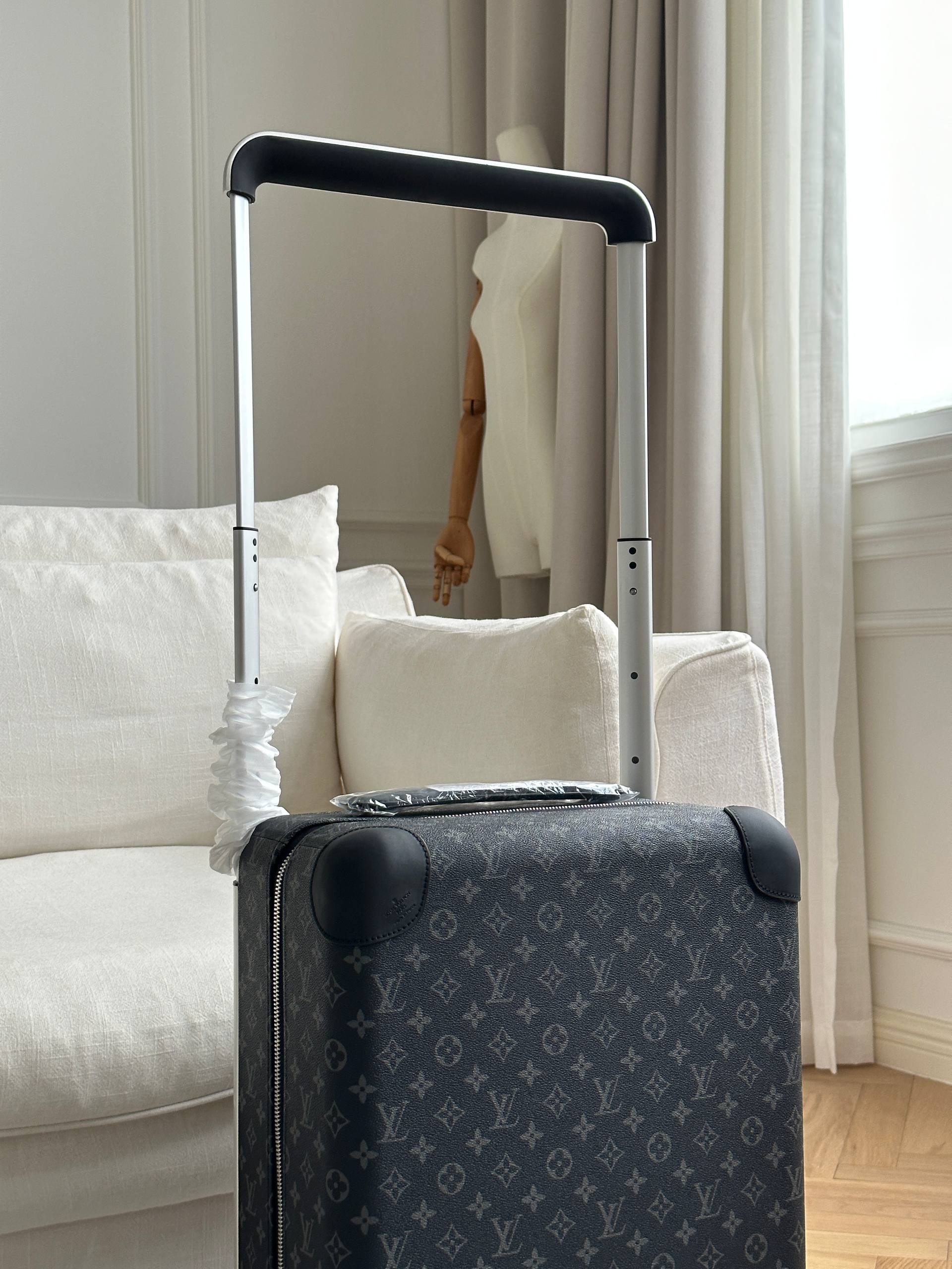 Louis Vuitton Monogram Eclipse 4-Wheel Rolling Carry-on Luggage