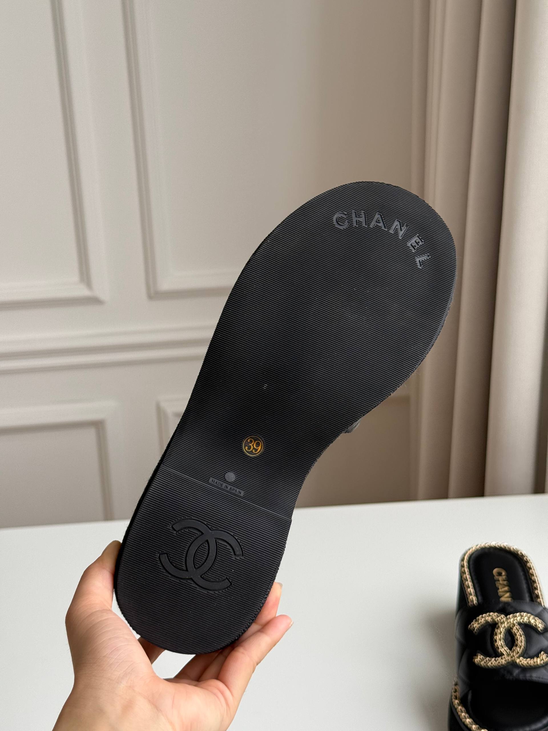 CHANEL Quilted Leather CC Logo Chain-Trim Wedge Slide Sandals