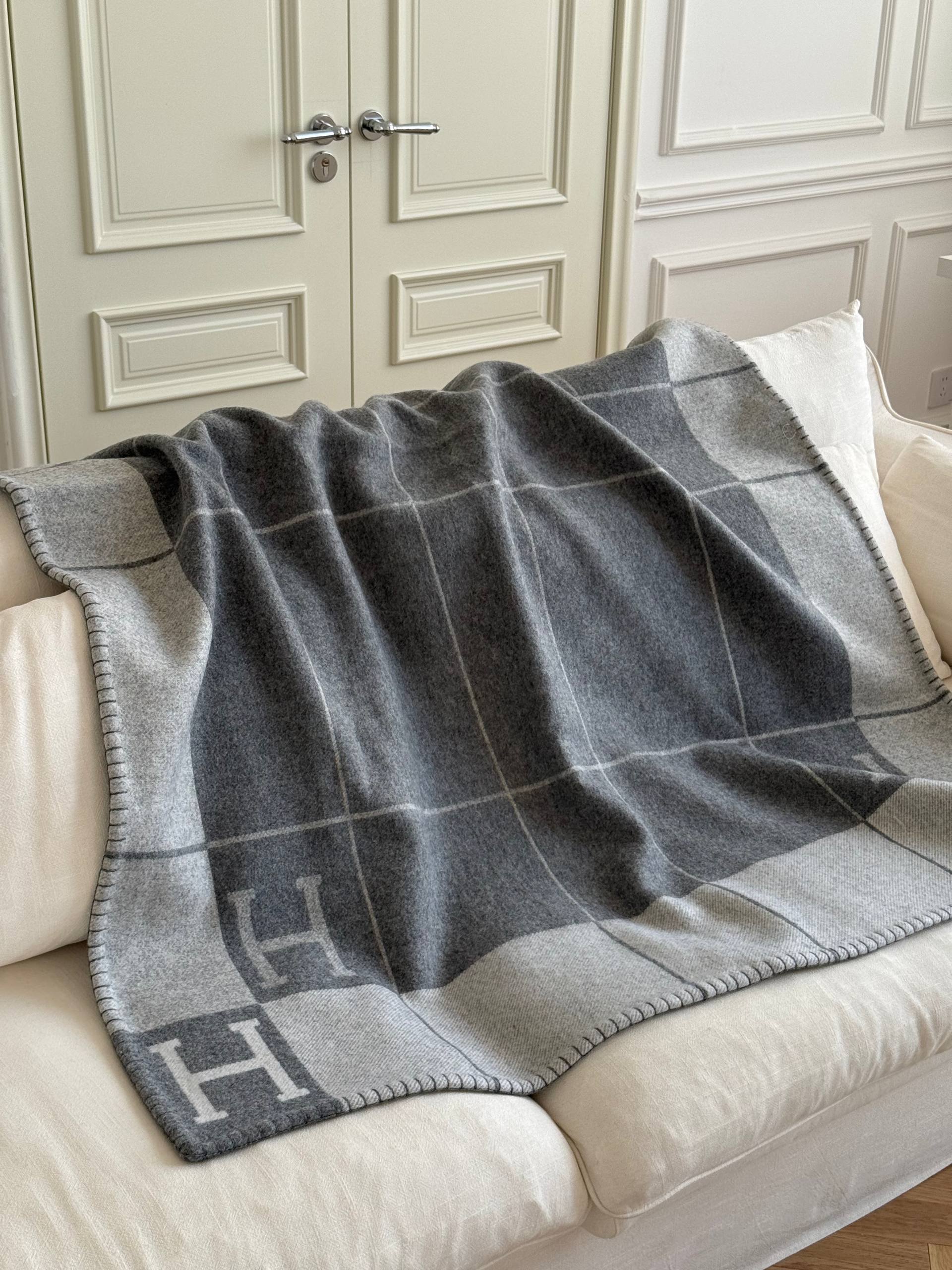 Hermès Avalon III Throw Blanket
