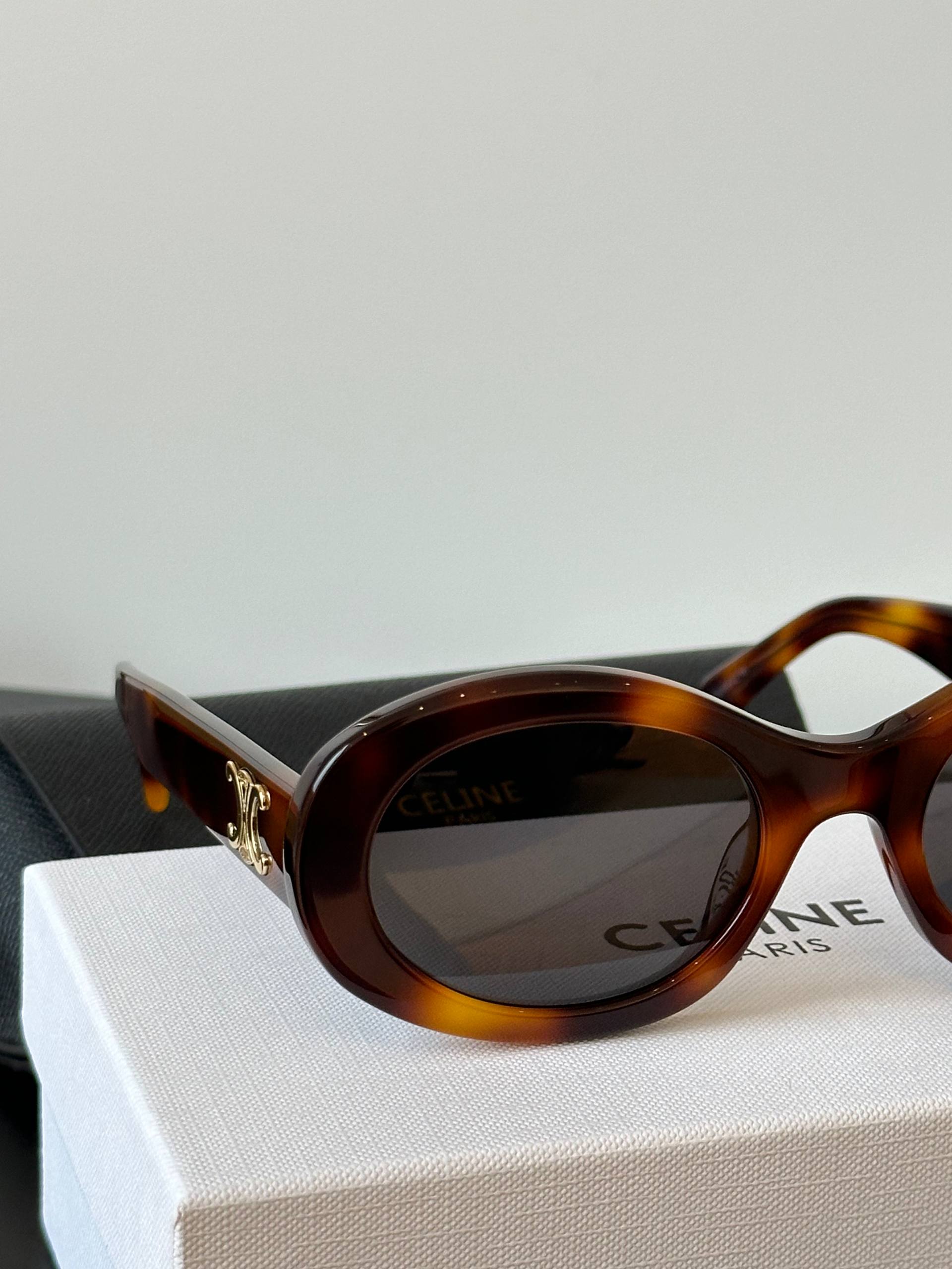 CELINE Triomphe Oval Cat-Eye Sunglasses