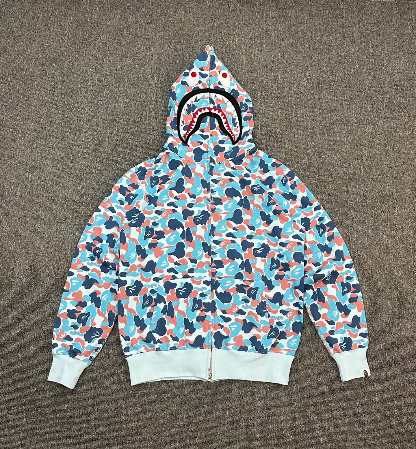 1:1 best quality Bape embroidered camouflage hooded coat with shark hat