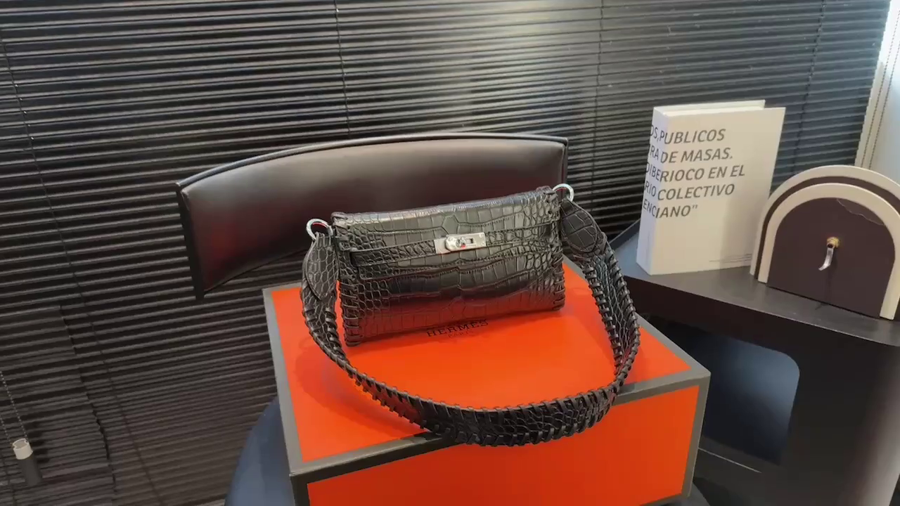 Hermès Kelly Crocodile-Print Bag