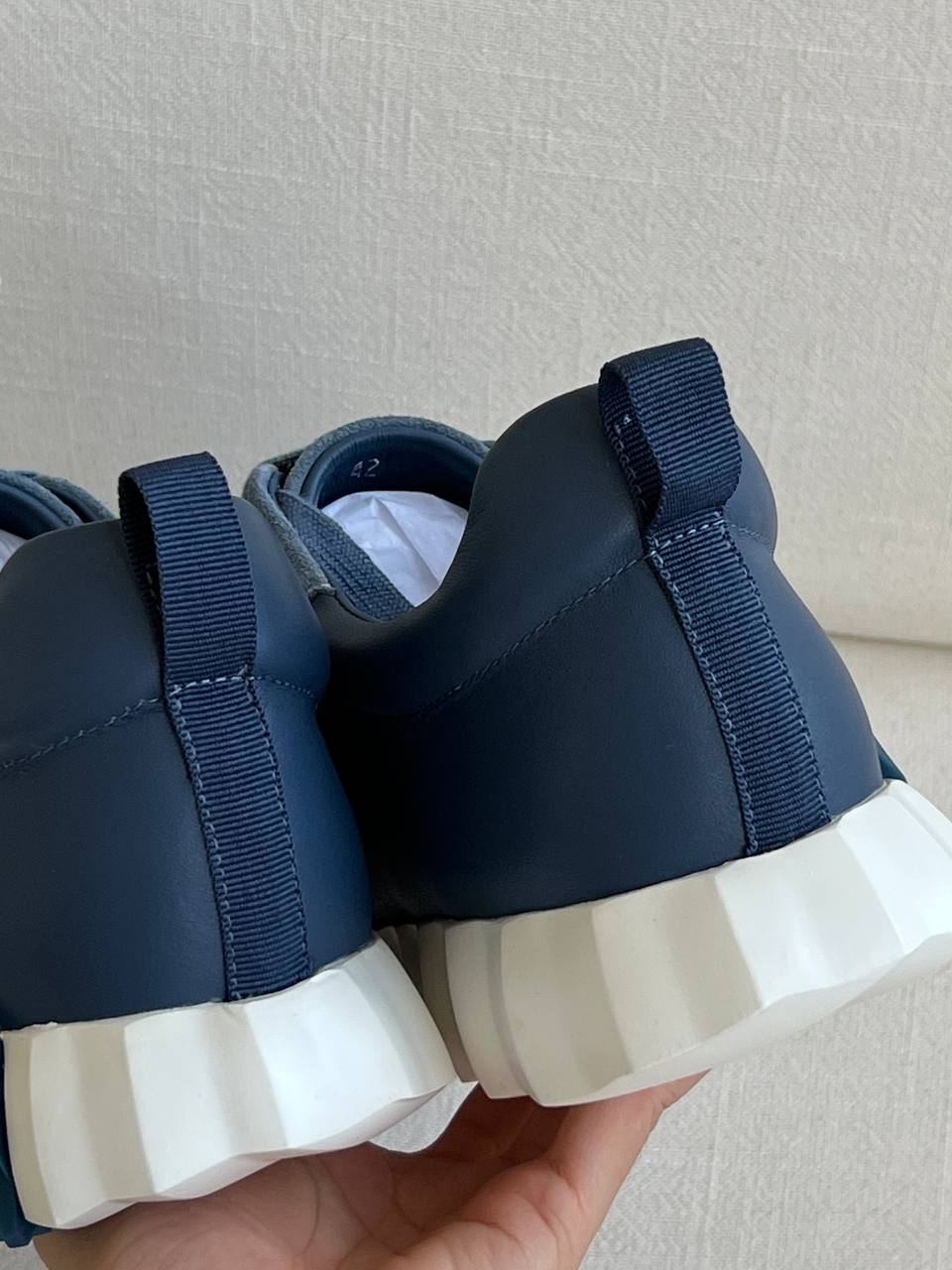 Hermès Navy Smooth Calfskin & Suede Low-Top Casual Sneakers