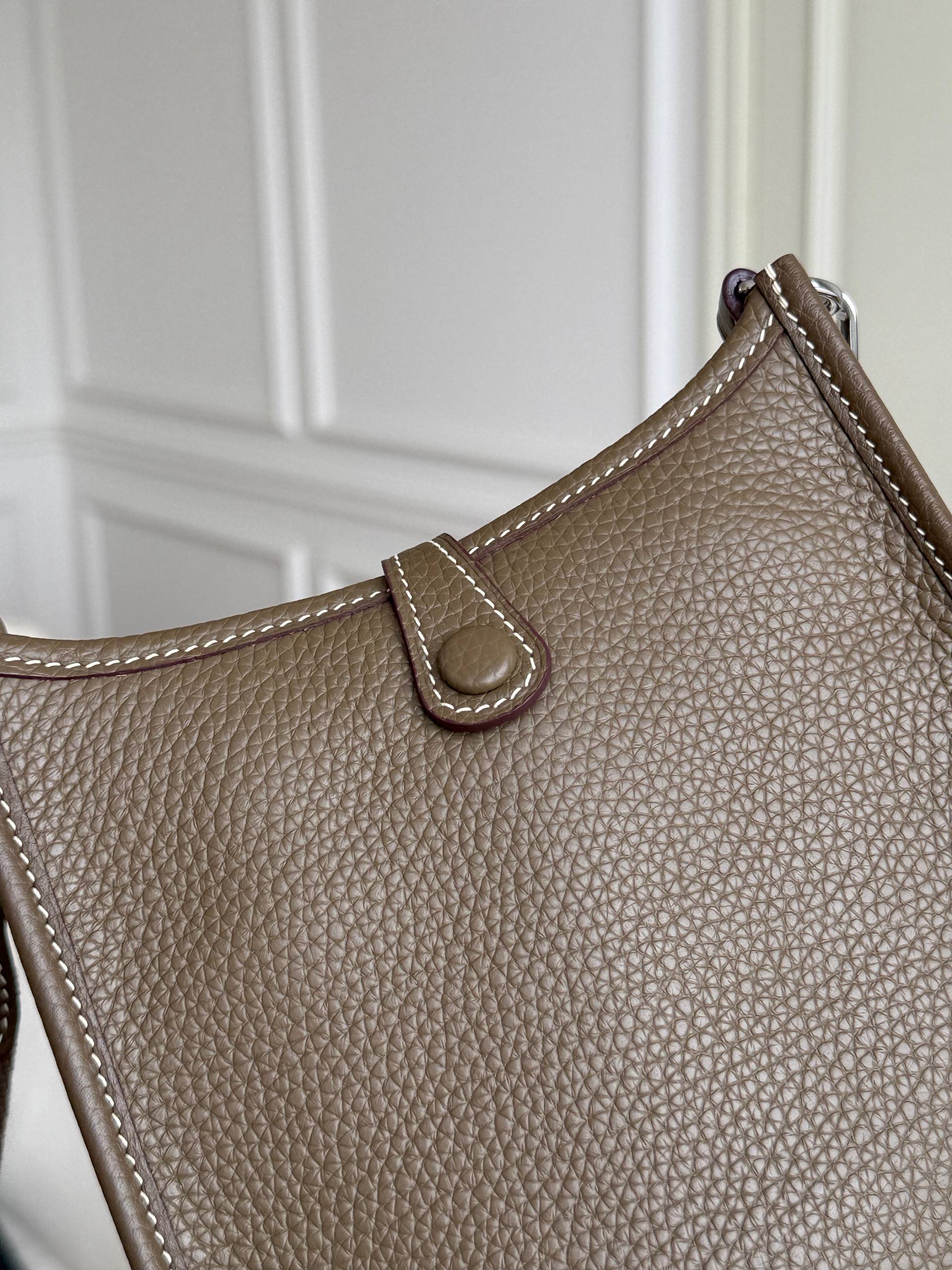 Hermès Evelyne Taurillon Clemence Crossbody Bag