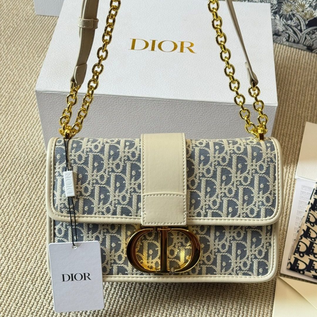 30 MONTAIGNE EAST-WEST BAG WITH CHAIN