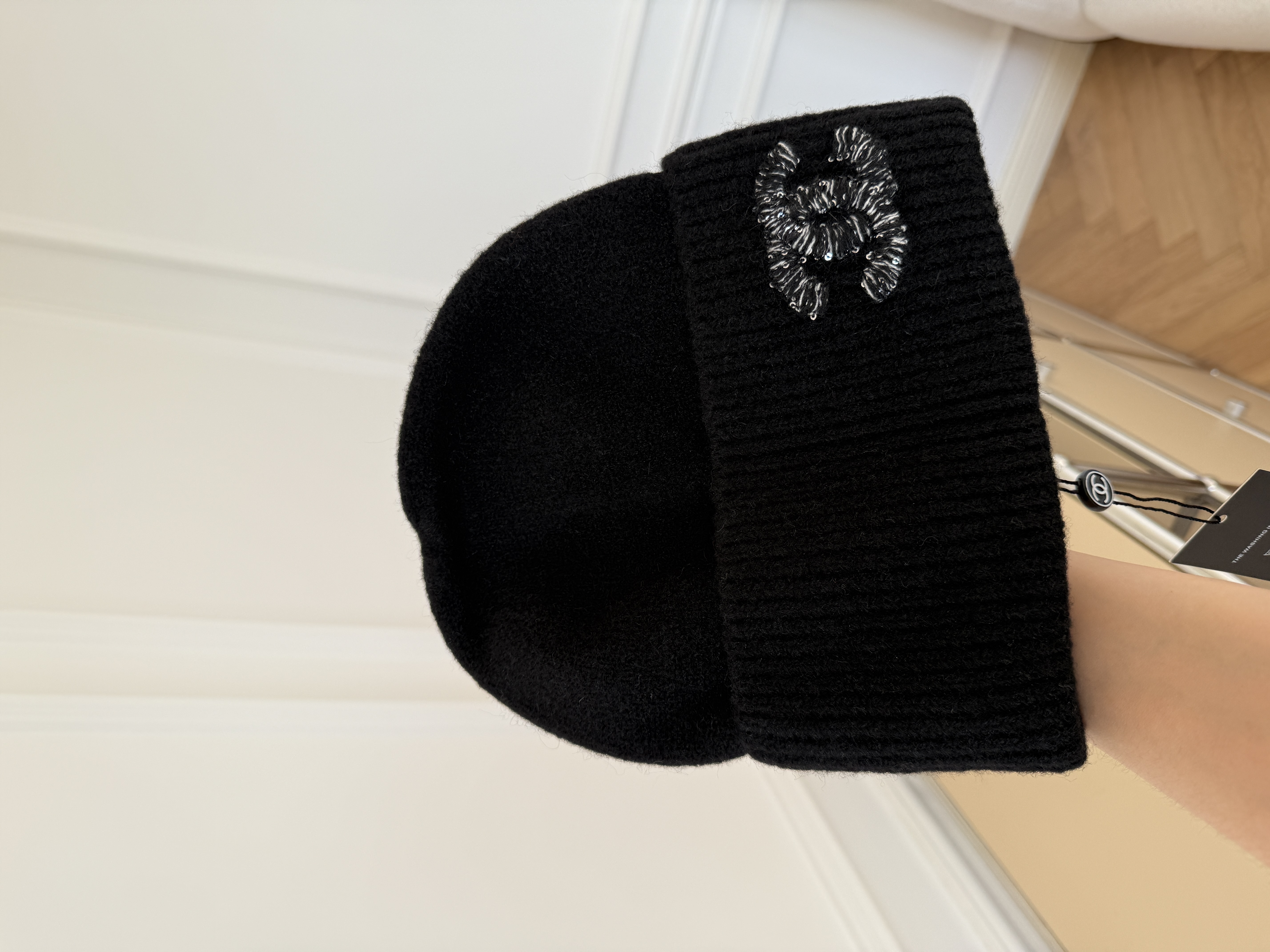 Chanel Black Cuffed Rib Cashmere Beanie With Crystal Interlocking CC Logo