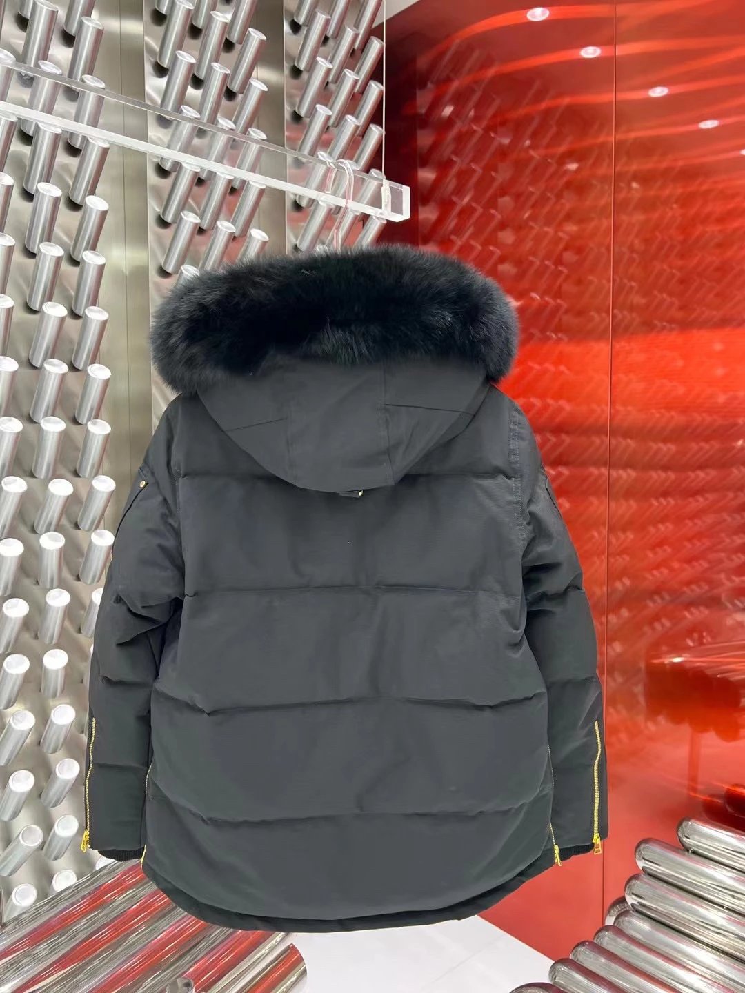 1:1 Best Quality Moose Kunckles Down Jacket Black Color Goden Zipper