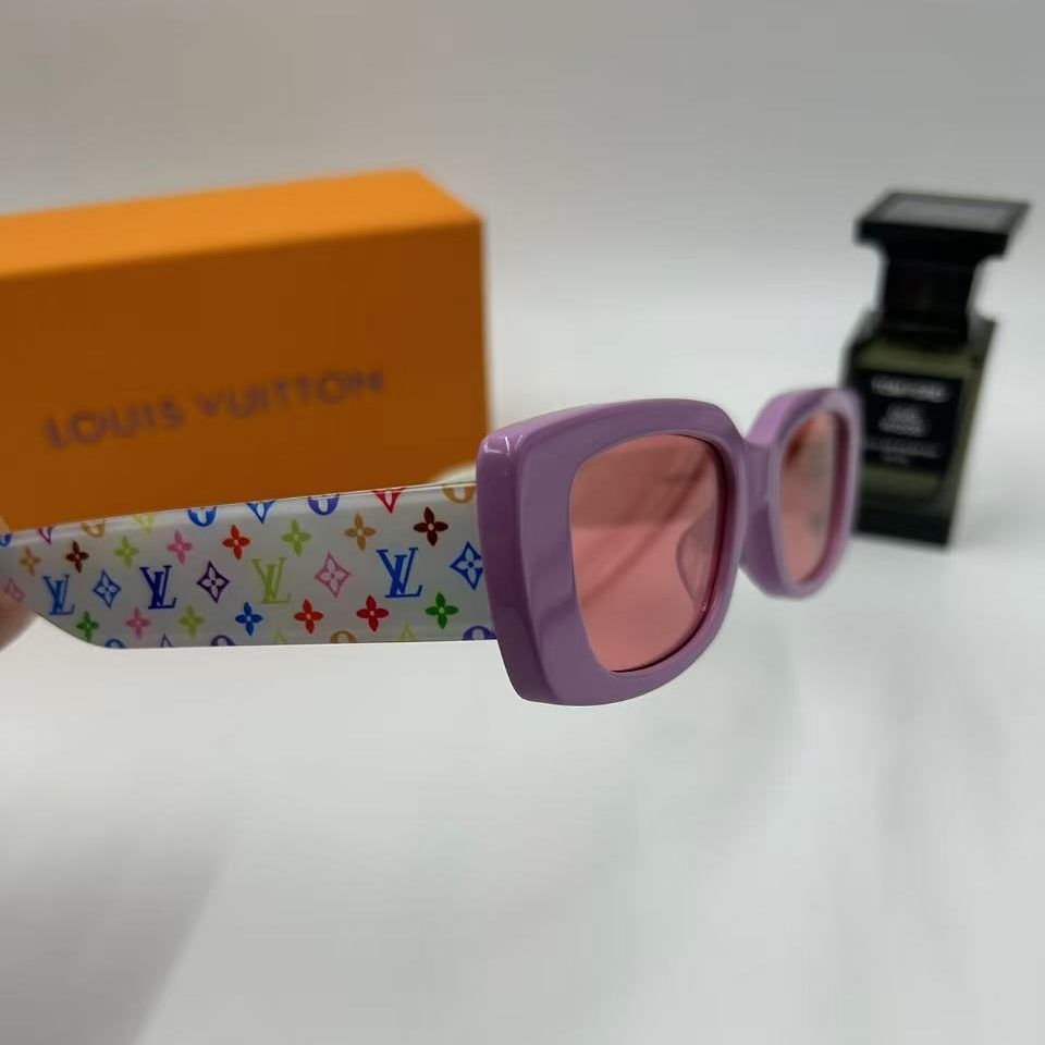IV X TM MULTIGRAM CAT EYE SUNGLASSES