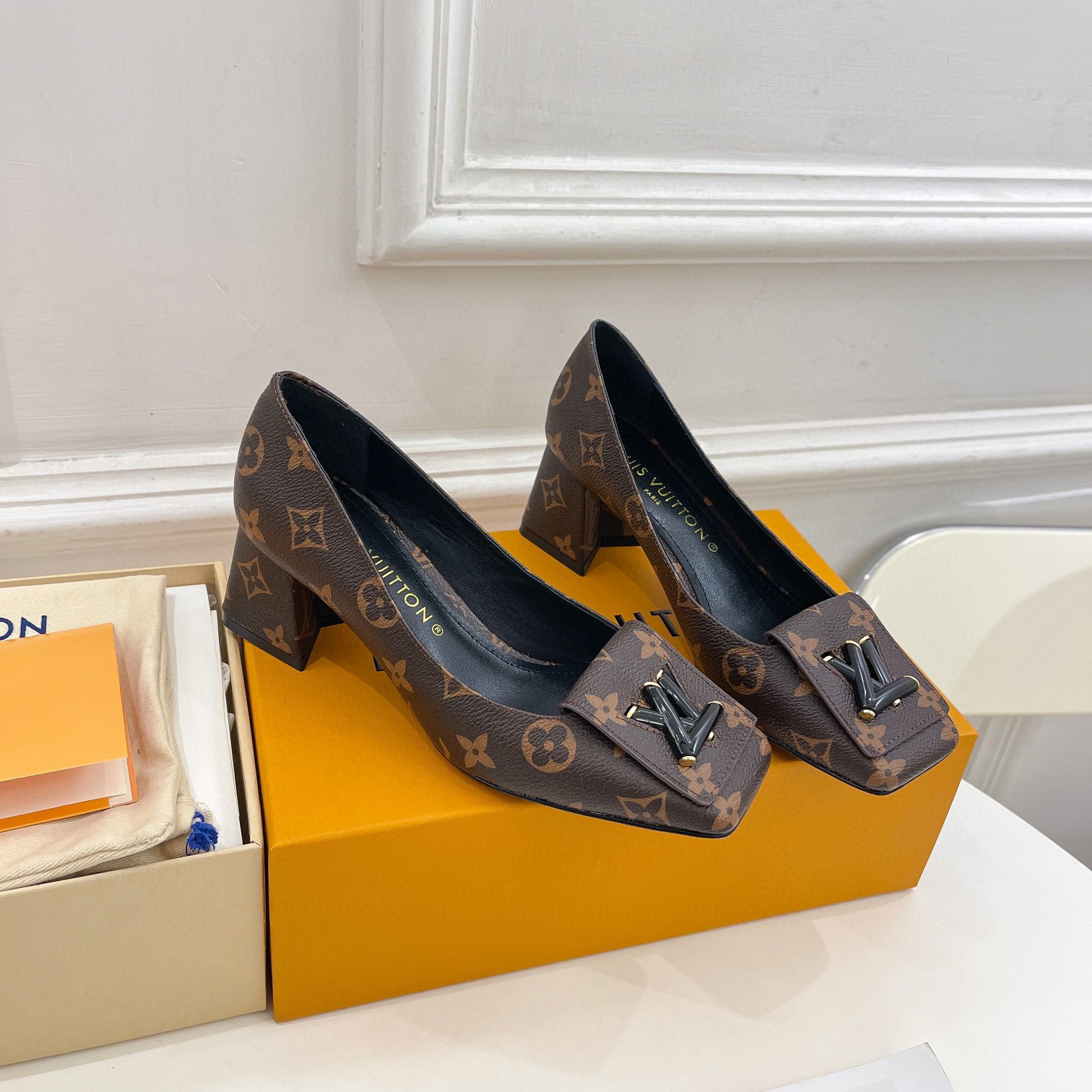 LV Trendy Casual Chunky Heels Slide Sandal