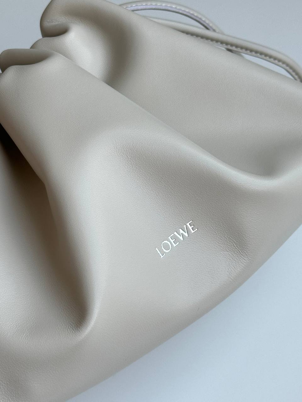 Bottega Veneta Light Grey Smooth Lambskin Knot Drawstring Jodie Cloud Shoulder Crossbody Bag