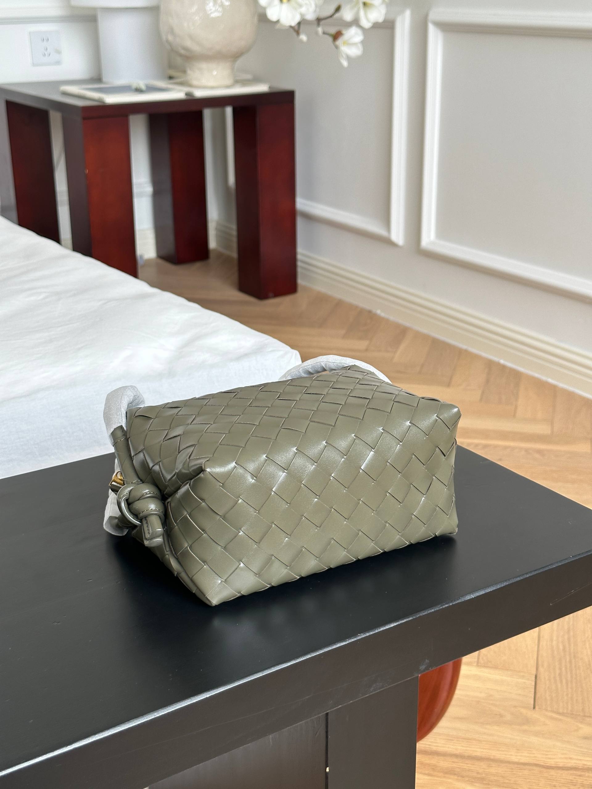 Bottega Veneta Olive Green Intrecciato Woven Knot Handle Crossbody Camera Bag
