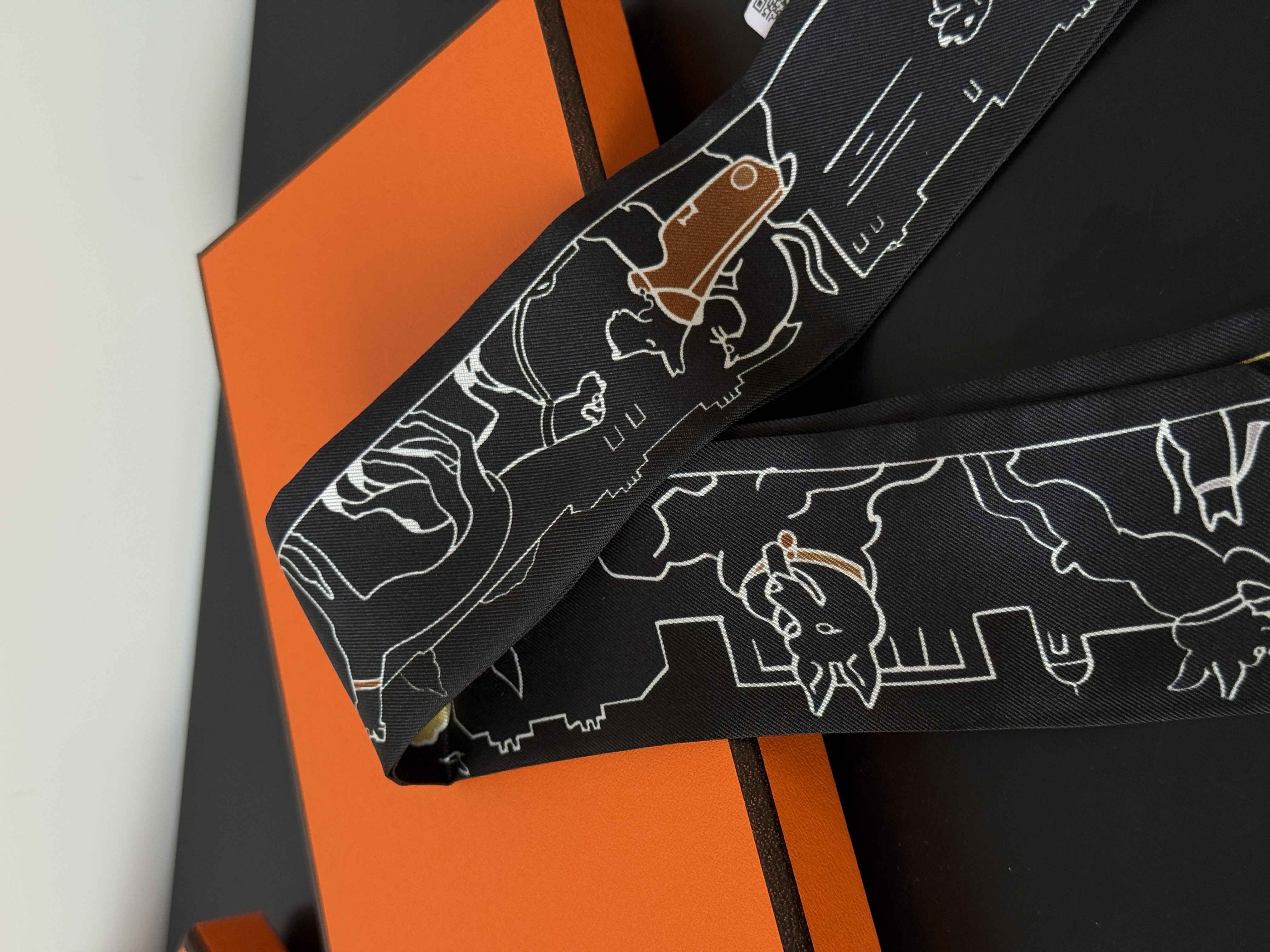 Hermès Twilly Scarf 