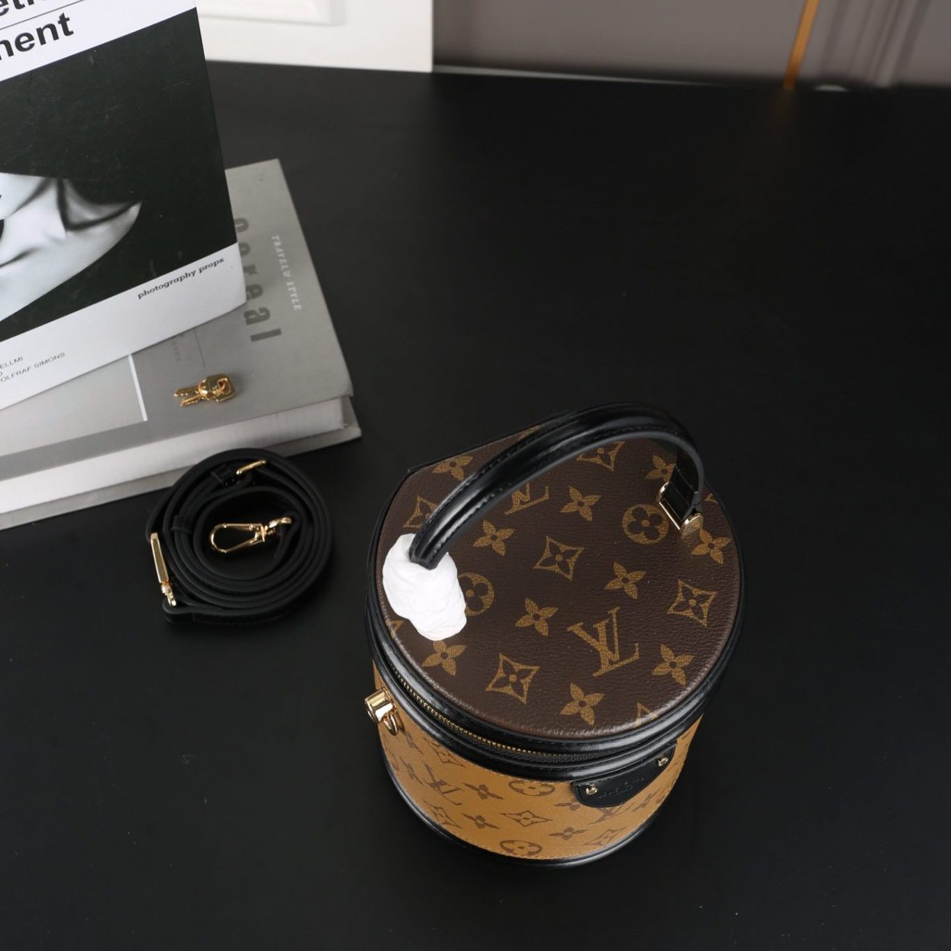 CANNES REVERSE MONOGRAM CANVAS 17CM
