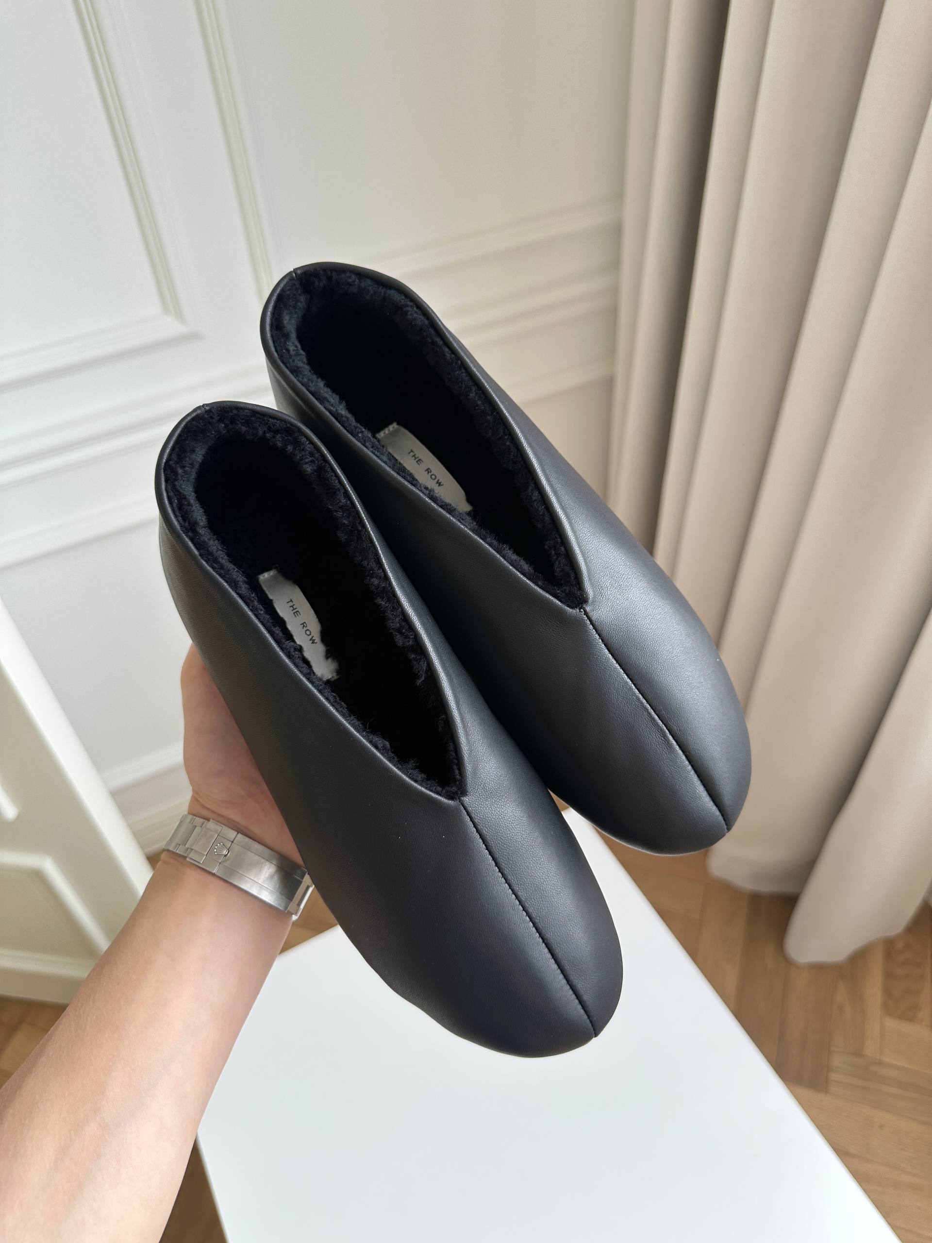 THE ROW Black Lambskin Shearling Lined V-Neck Slip-On Mules