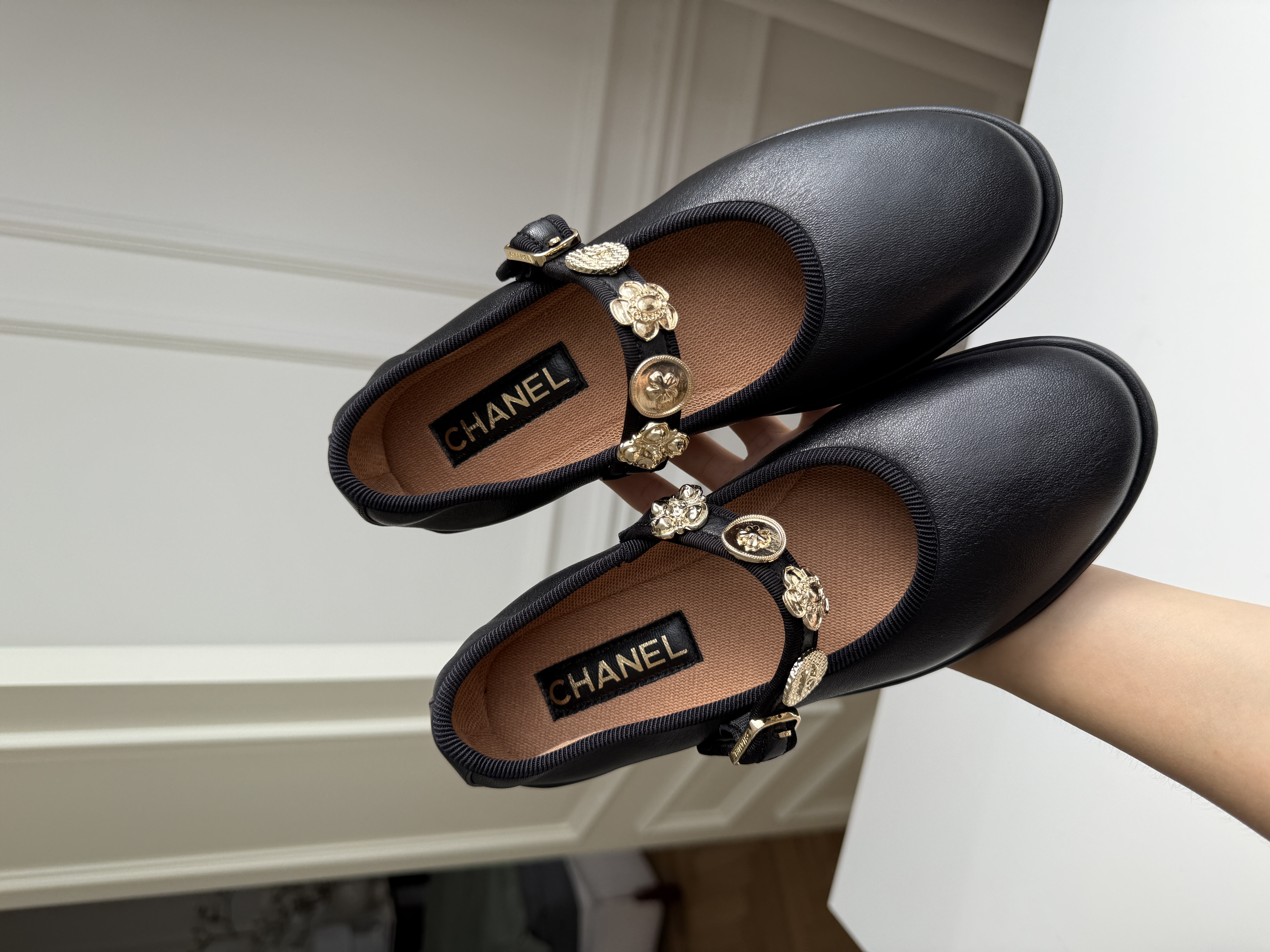 Chanel 24A Metiers d'Art Leather Mary Jane Charm Strap Flats