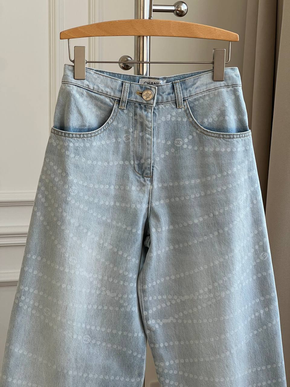 CHANEL Spring-Summer 2025 Pre-Collection (25P) Pearl Print Wide-Leg Denim Pants