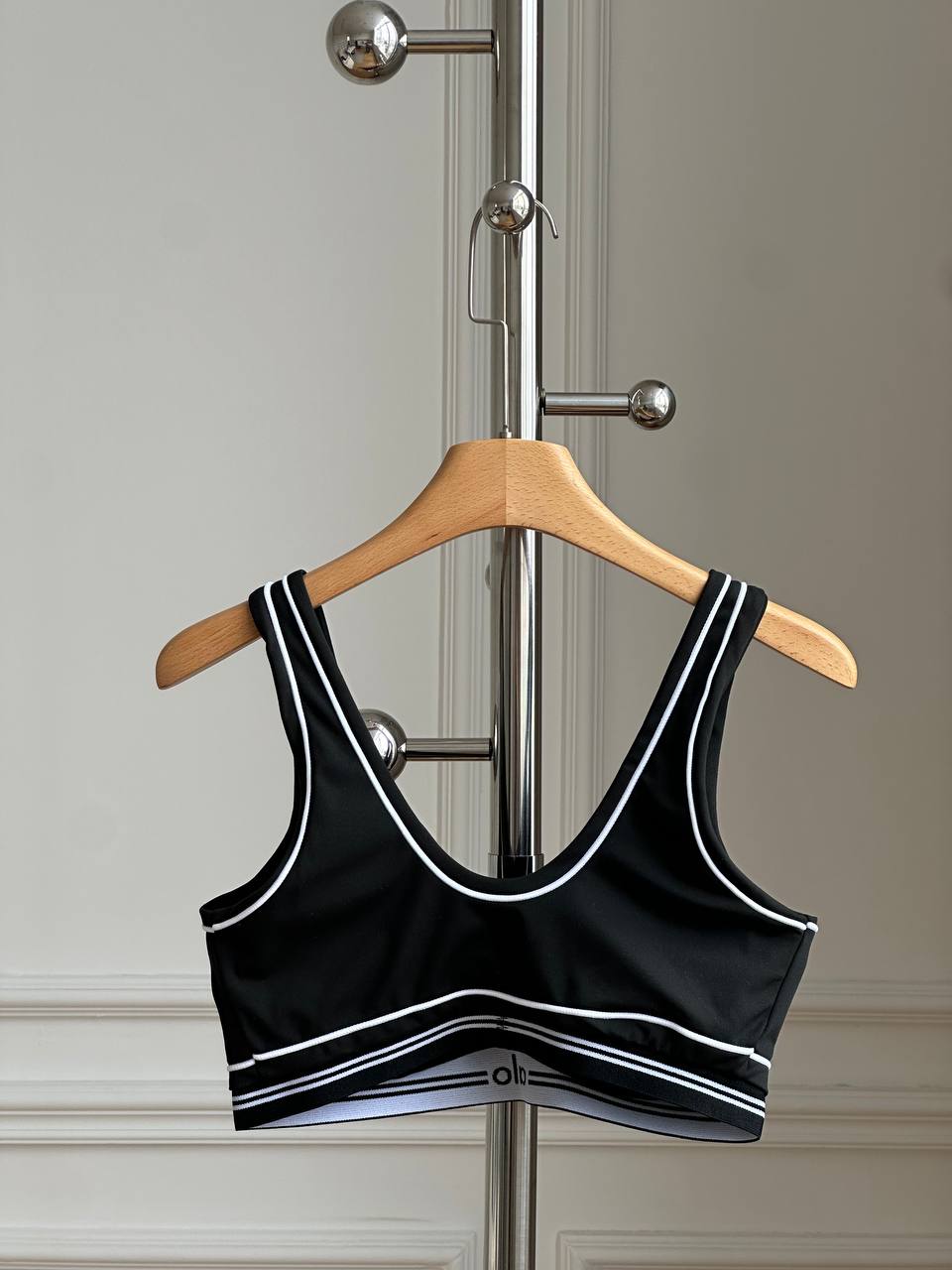 Alo Yoga Black Piped Sports Bra