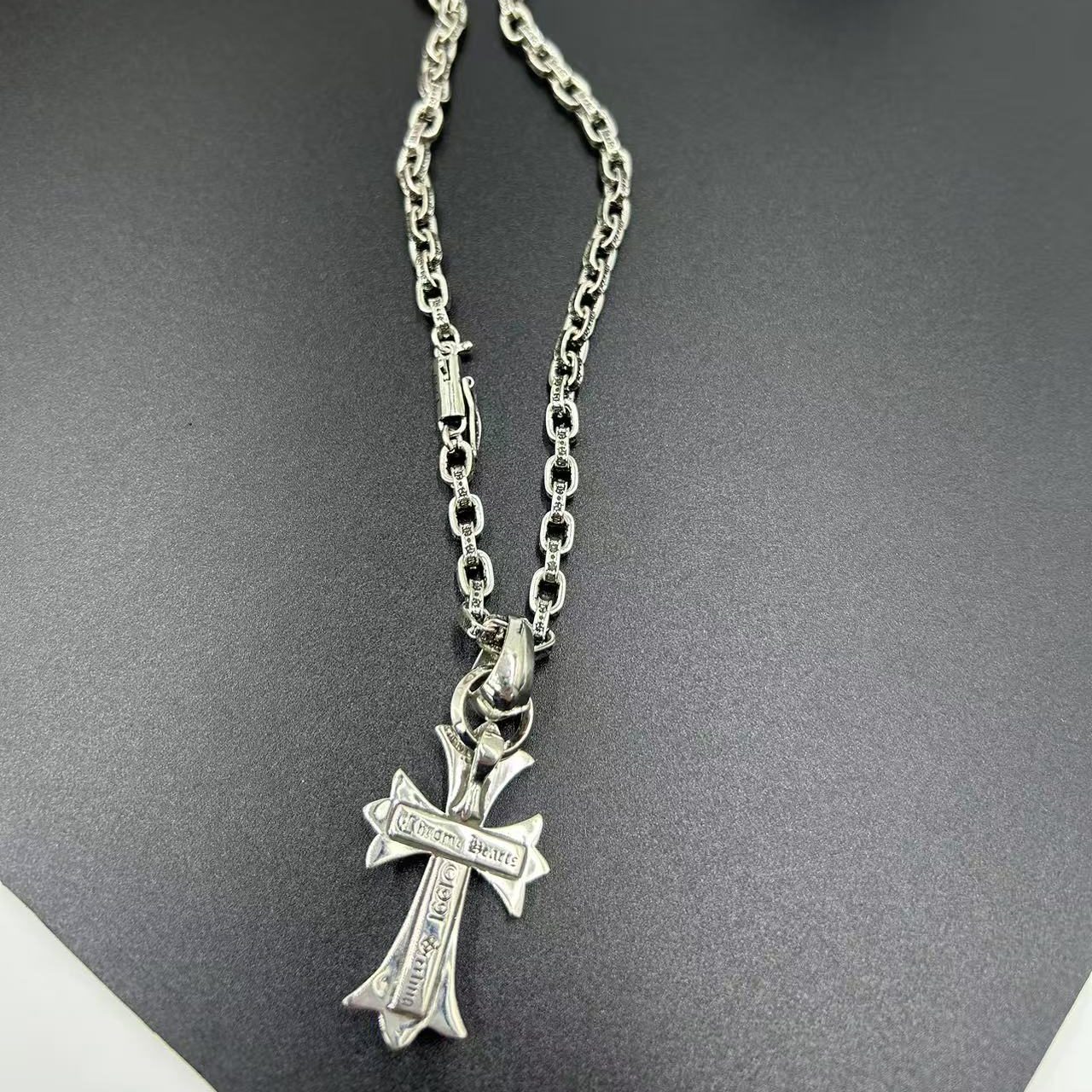 CHROME HEARTS CLASSIC CROSS PENDANT NECKLACE