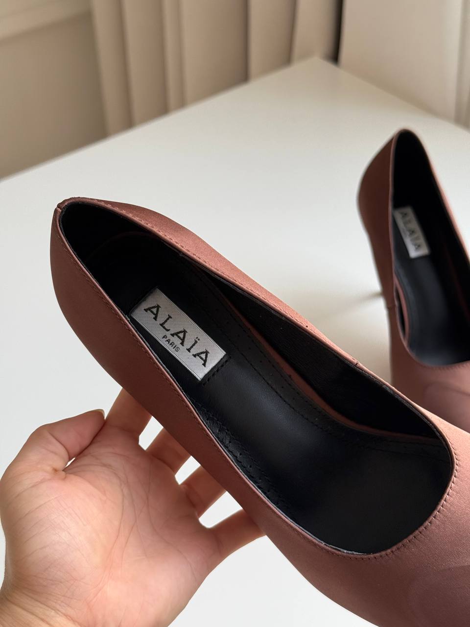 ALAÏA Le Cœur 3D Satin Pointed-Toe Pumps