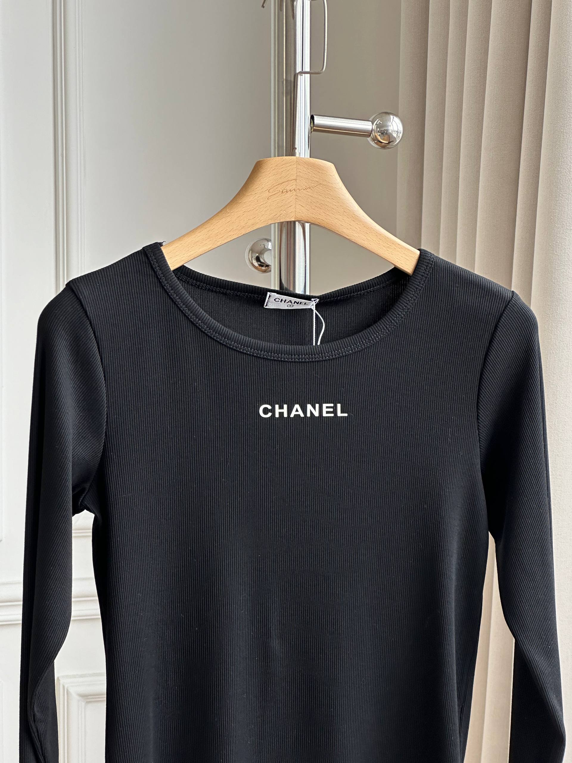 CHANEL Logo Print Ribbed Fitted Long-Sleeve T-Shirt