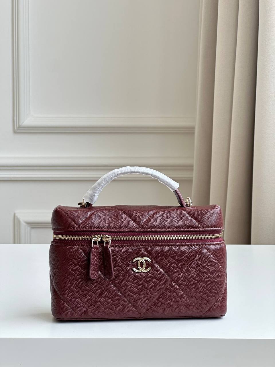 Chanel Burgundy Caviar Leather Diamond Quilt Double Zip Handheld Vanity Case Bag